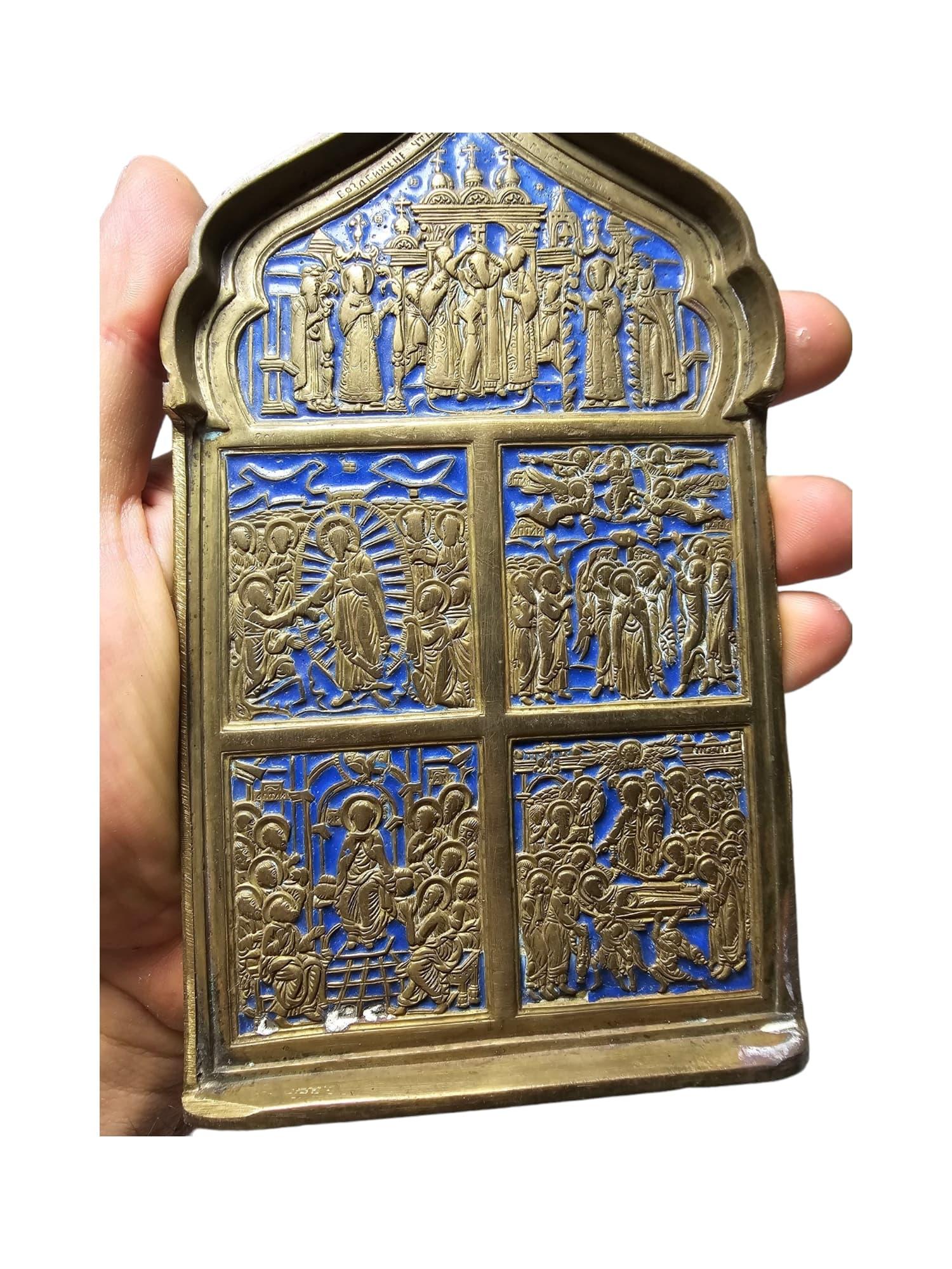 Antique orthodox  19th Century Enamelled Bronze Travel Icon For Sale 4