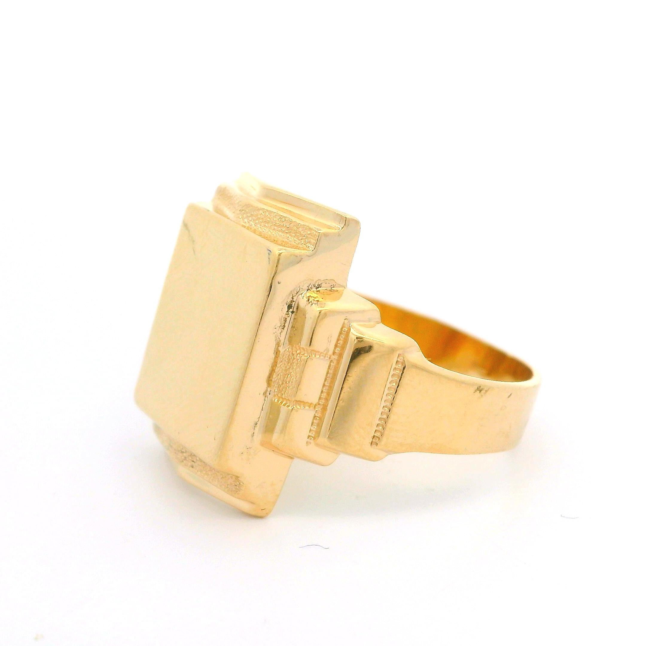 Material: 10k Yellow Gold
Weight: 5.36 Grams
Ring Size: 7.5 ( fitted on finger, please contact us prior to purchase with sizing inquiries)
Ring Width: 16.44mm (0.64