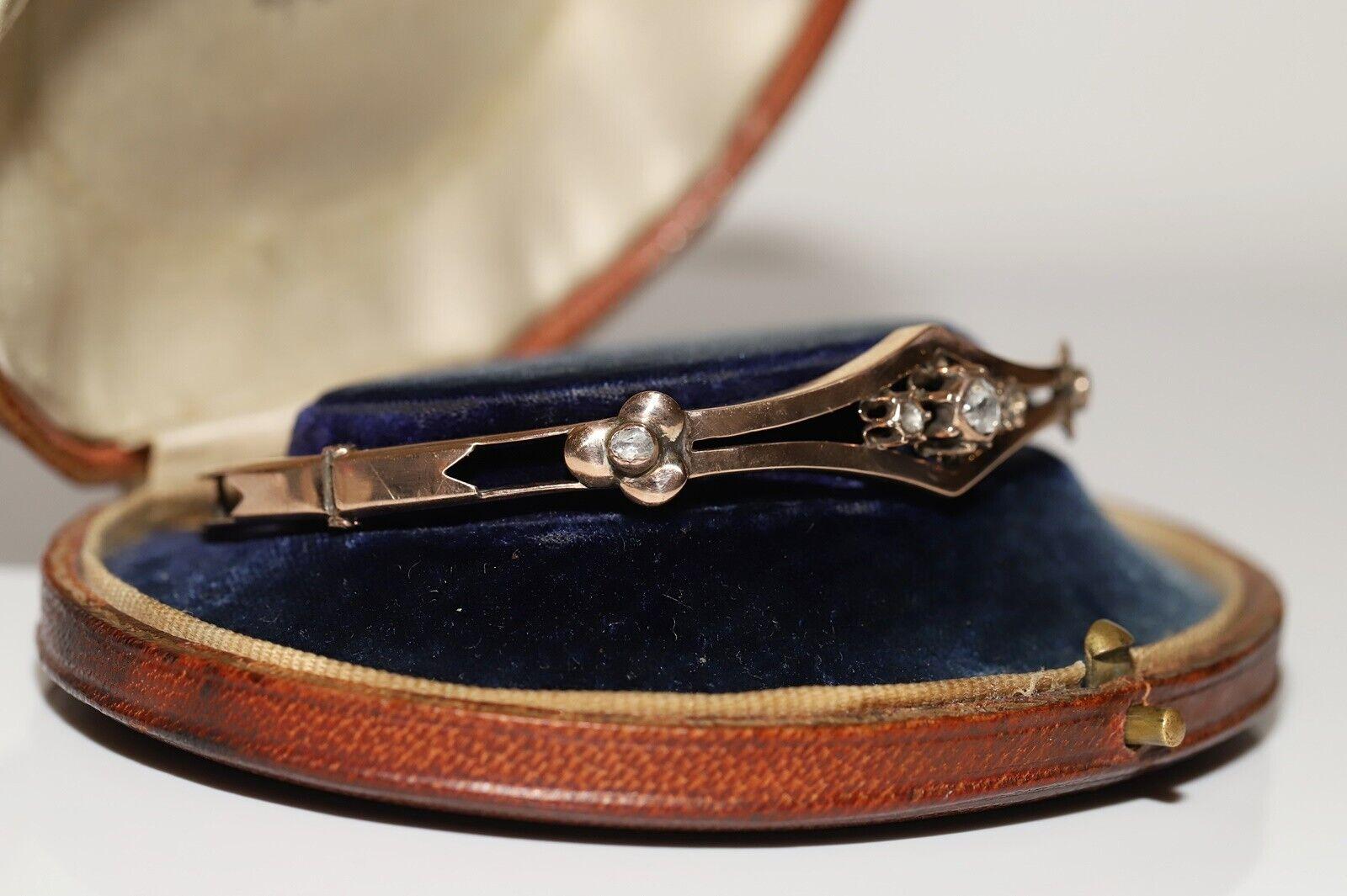 En très bon état.
Le poids total est de 13,9 grammes.
Le diamant est de 0,45 carat.
Le diamant est de couleur H-I-J et de pureté s1-s2-s3-Pique.
La boîte n'est pas incluse.
N'hésitez pas à nous contacter pour toute question.