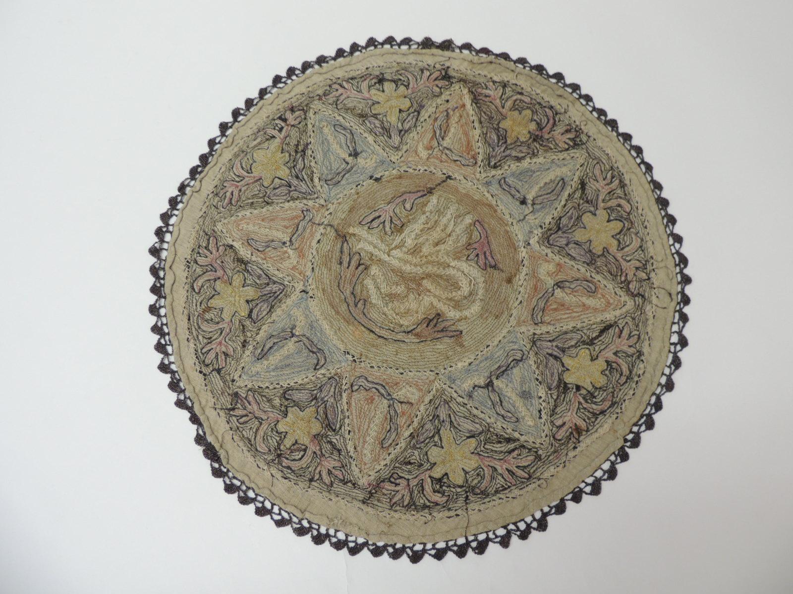Round Ottoman Empire Turkish Embroidery Tughra Textile Panel In Good Condition In Oakland Park, FL