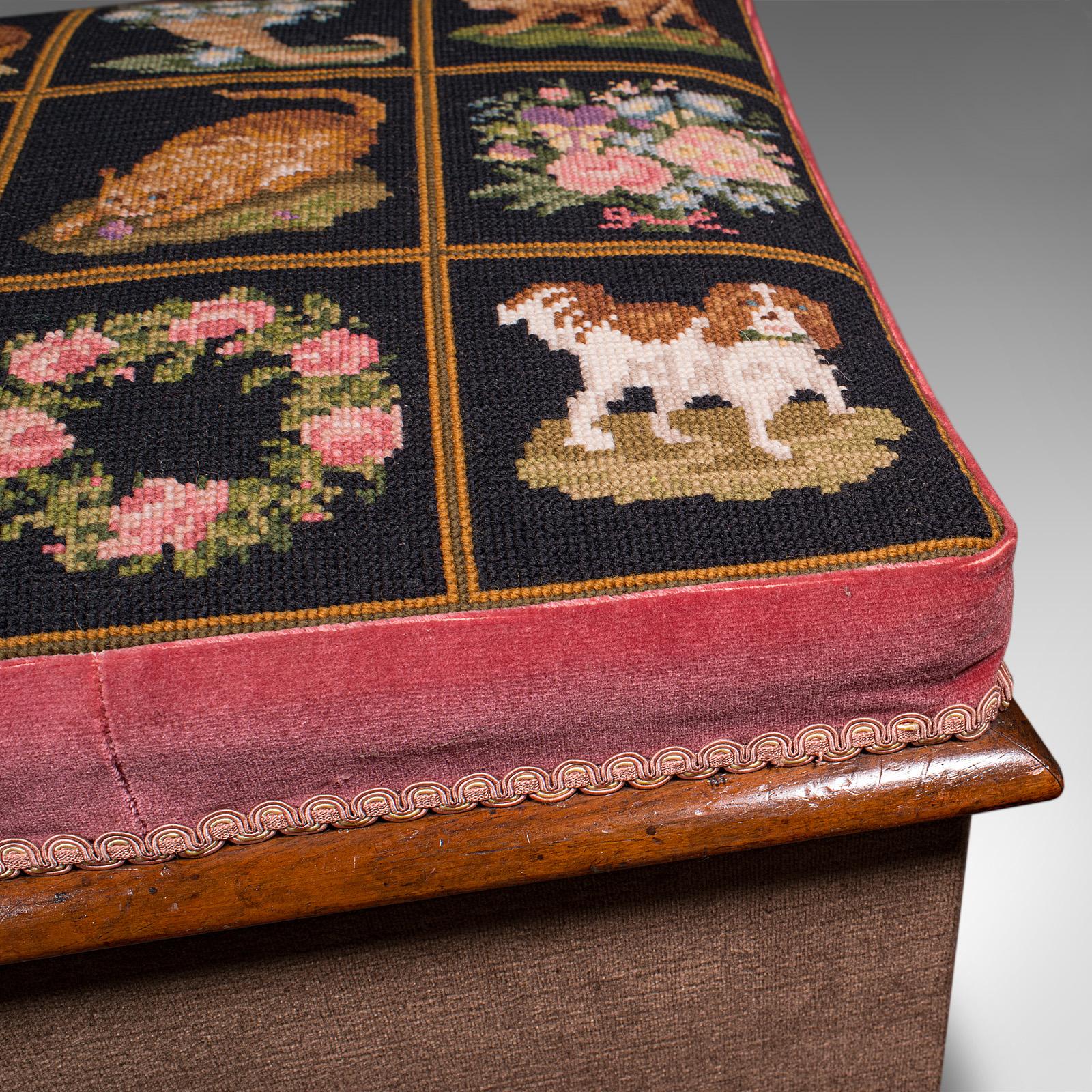 Antiguo Escabel Otomano, Inglés, Punto de Aguja, Taburete Vestidor, Victoriano, 1860 en venta 3