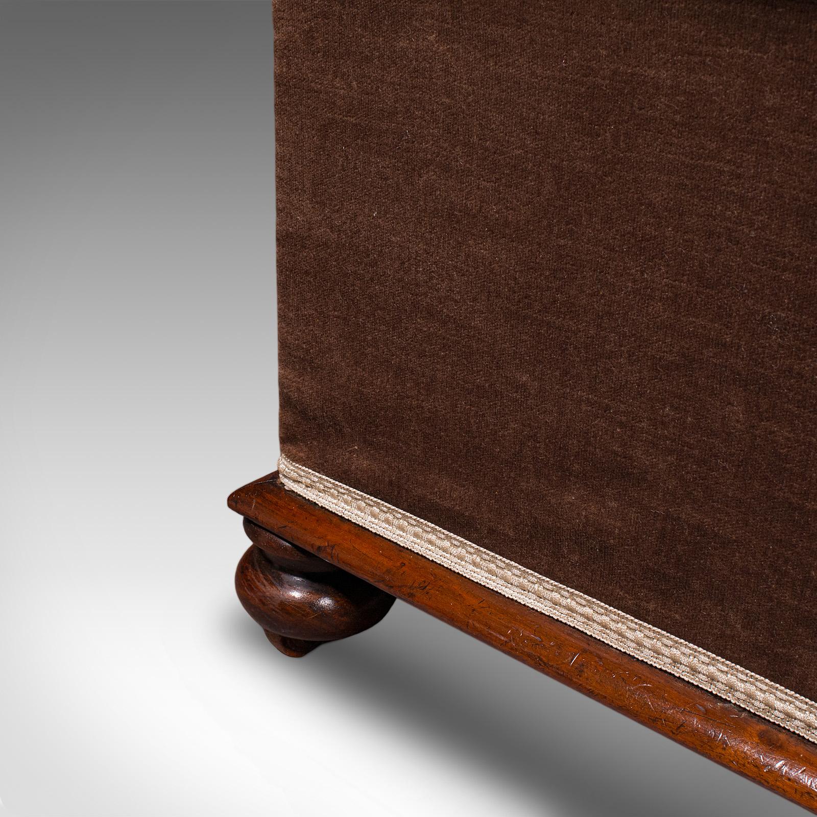 Antiguo Escabel Otomano, Inglés, Punto de Aguja, Taburete Vestidor, Victoriano, 1860 en venta 5