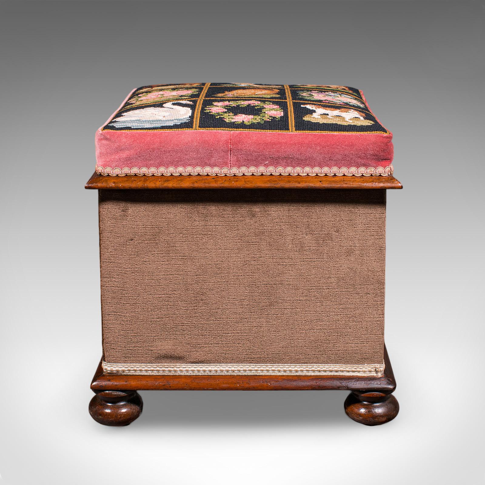 Antiguo Escabel Otomano, Inglés, Punto de Aguja, Taburete Vestidor, Victoriano, 1860 Victoriano temprano en venta