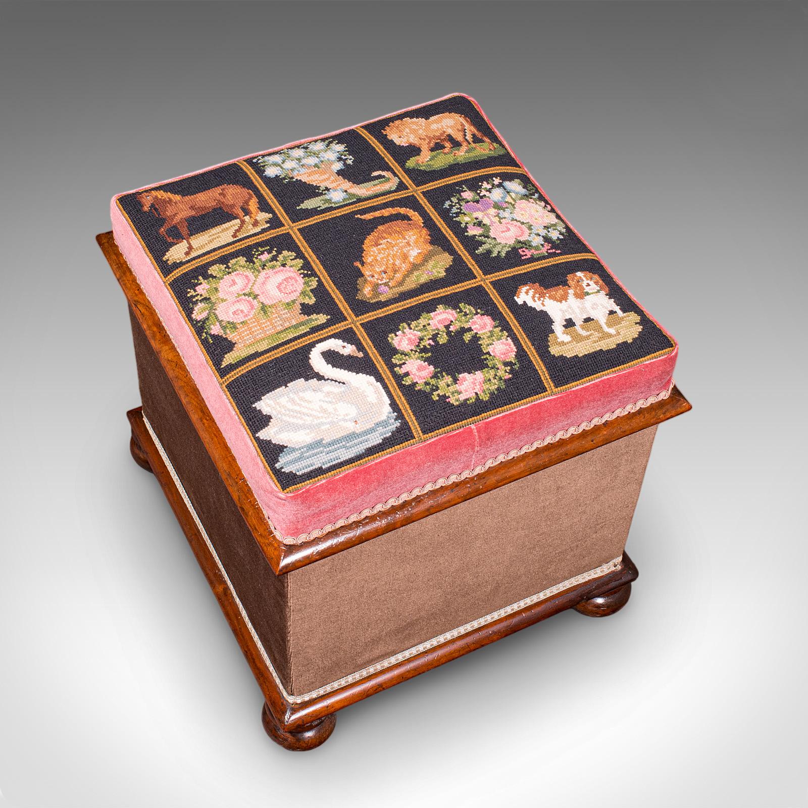 Antiguo Escabel Otomano, Inglés, Punto de Aguja, Taburete Vestidor, Victoriano, 1860 Textil en venta