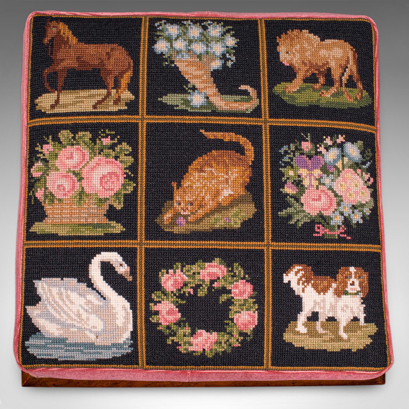 Antiguo Escabel Otomano, Inglés, Punto de Aguja, Taburete Vestidor, Victoriano, 1860 en venta 2