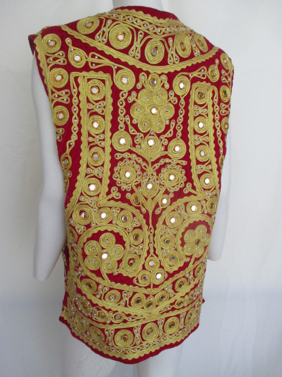 Antique Ottoman Red Velvet Vest In Good Condition For Sale In Amsterdam, NL