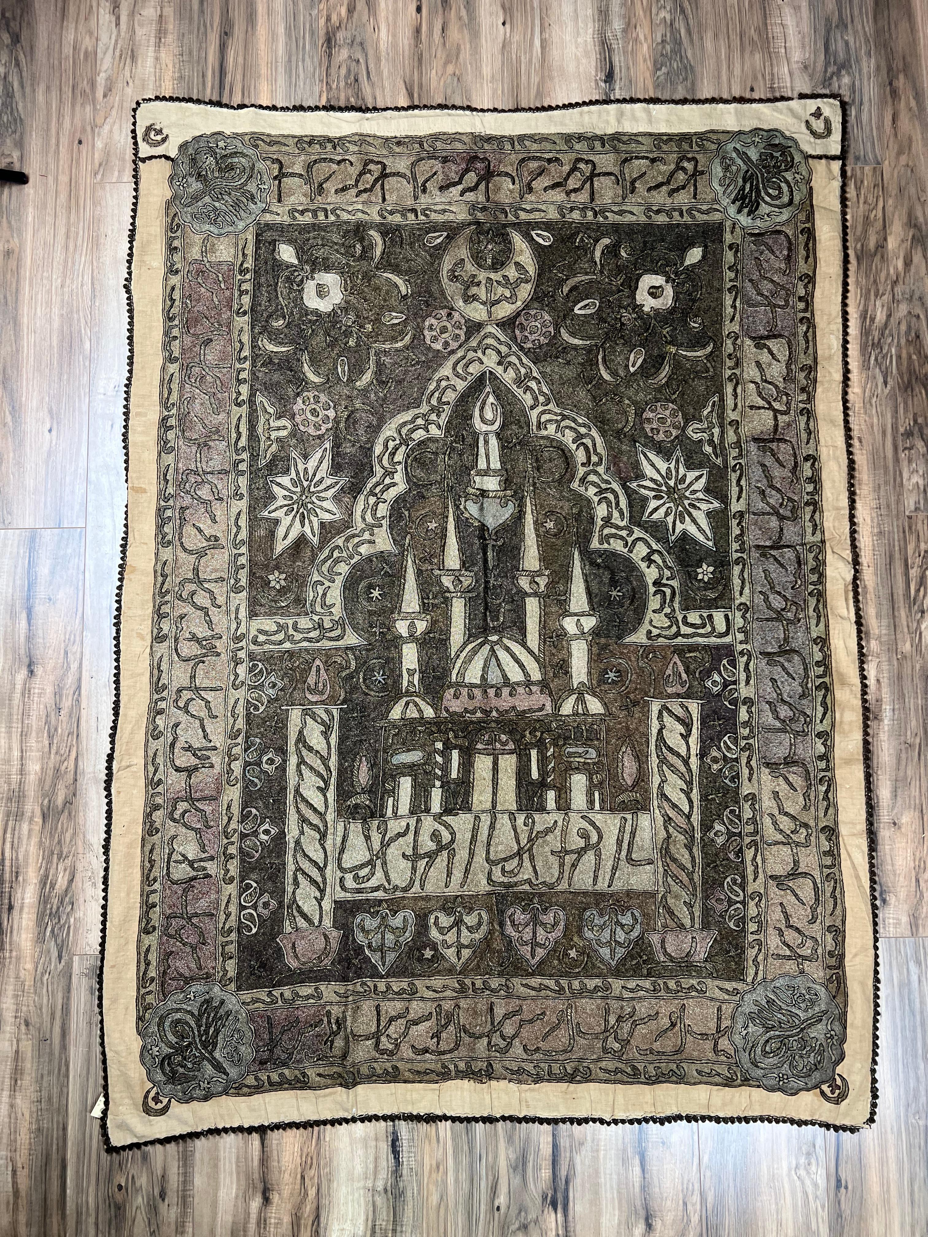 Antike osmanische türkische Moschee-Stickerei, ca. Spätes 19. Jahrhundert 4' x 5'2 (Stammeskunst) im Angebot