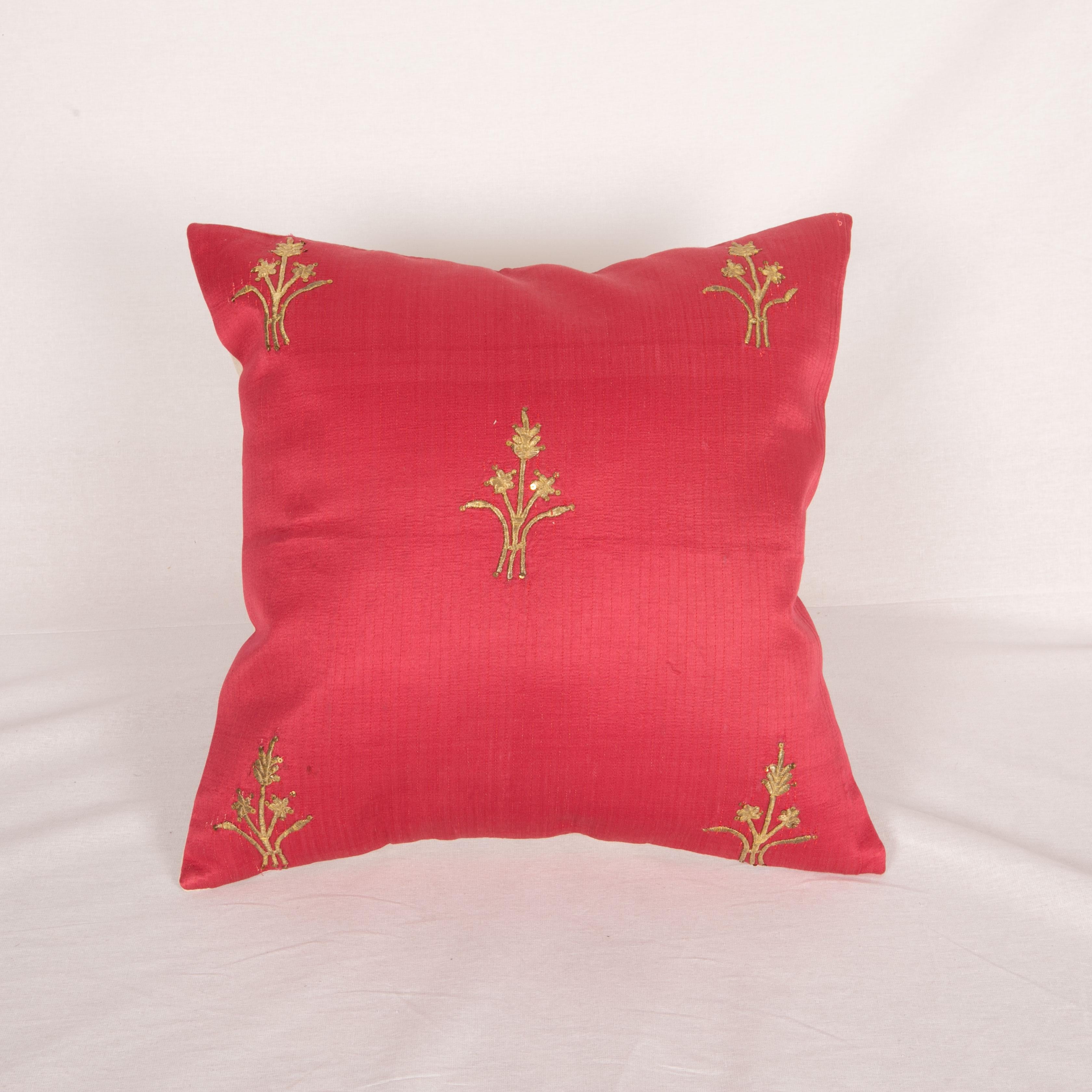 Pillow was made from an ottoman dress fragment.
It does not come with an insert .
Linen in the back.
Zipper closure
Dry clean is recommended.