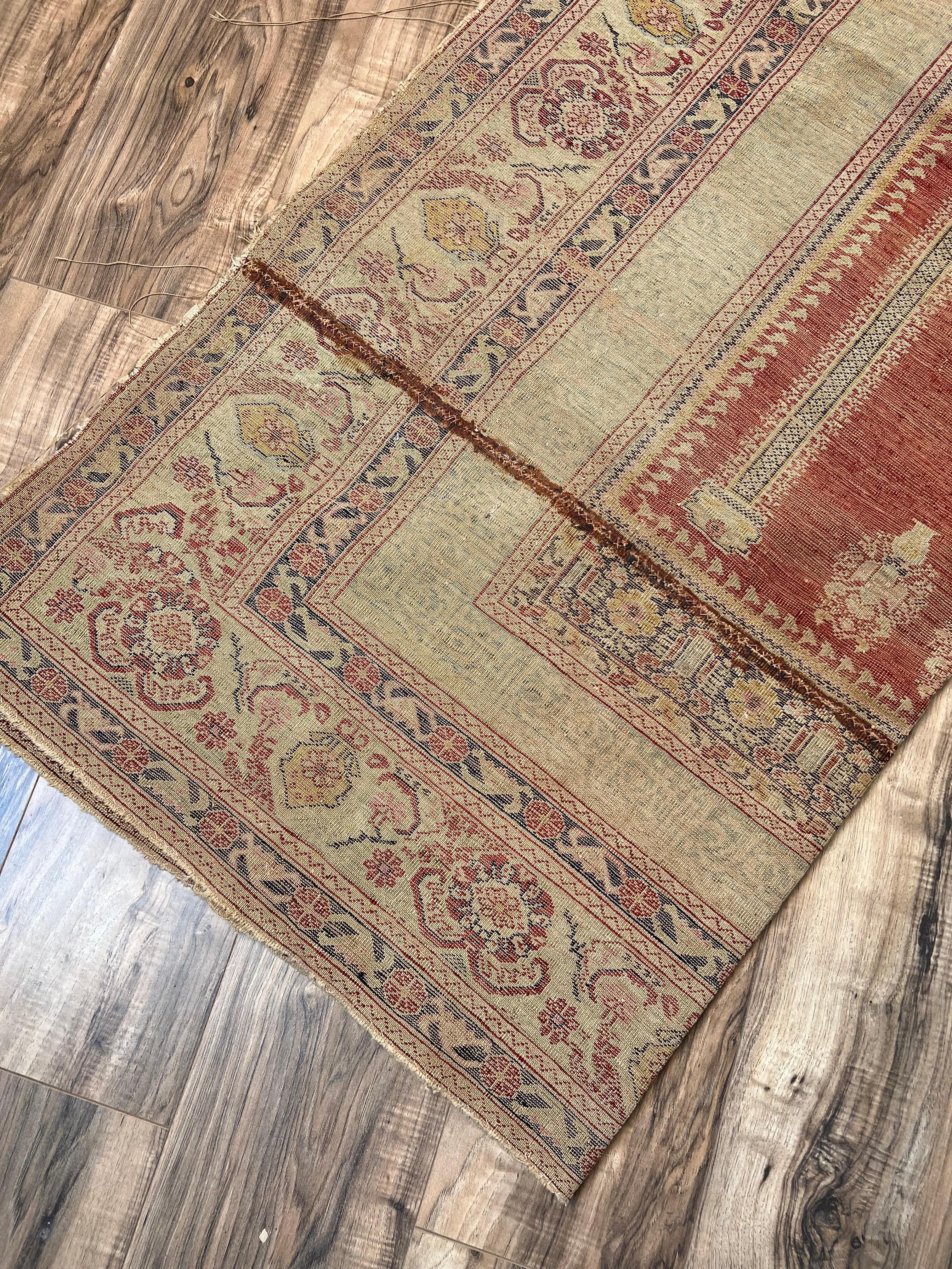 Antiker osmanisch-türkischer Seidengebetsteppich, c. Spätes 18. Jahrhundert 4'6 x 6'2 im Angebot 5