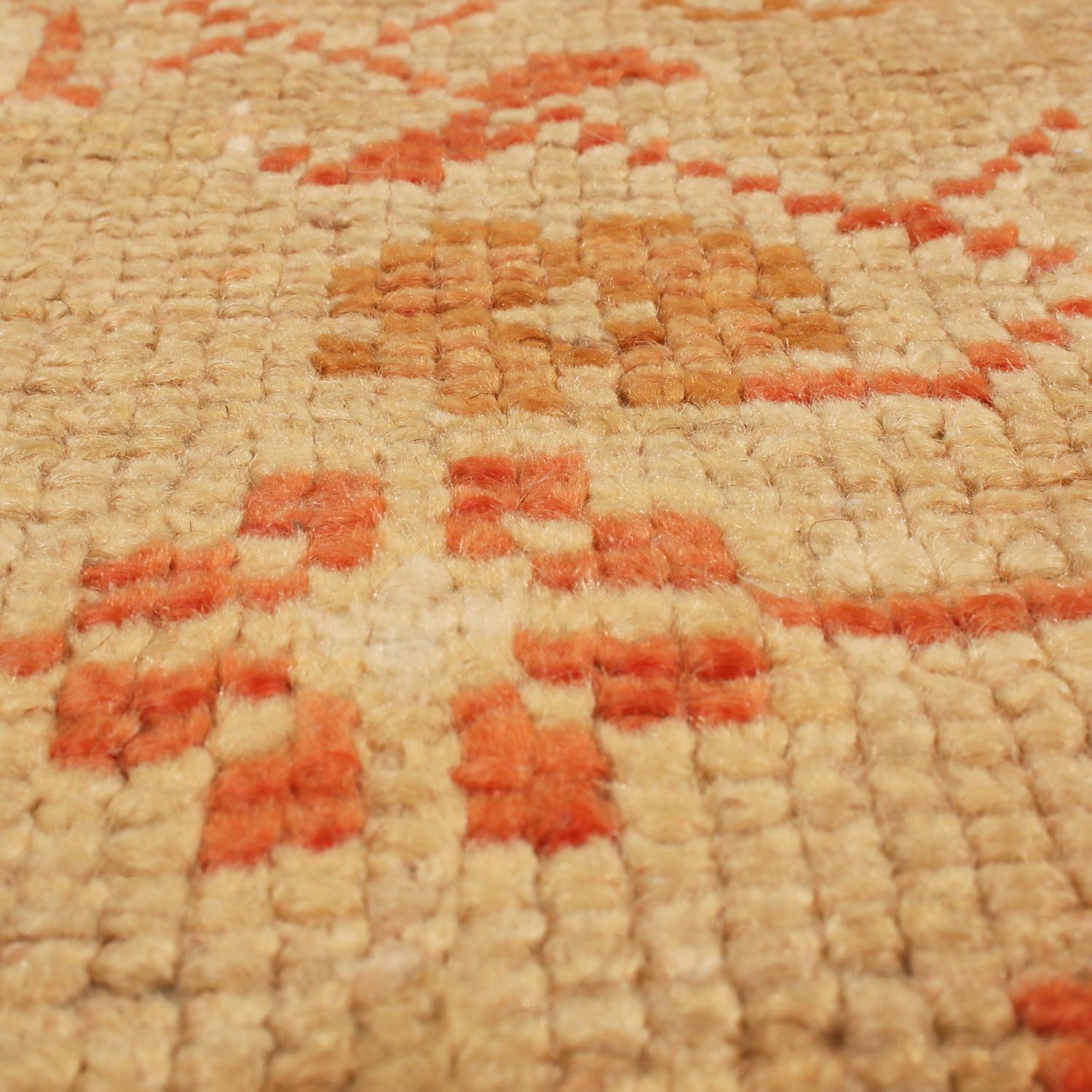 Noué à la main Tapis antique Oushak en brun et or avec motif de médaillon royal - Rug & Kilim en vente