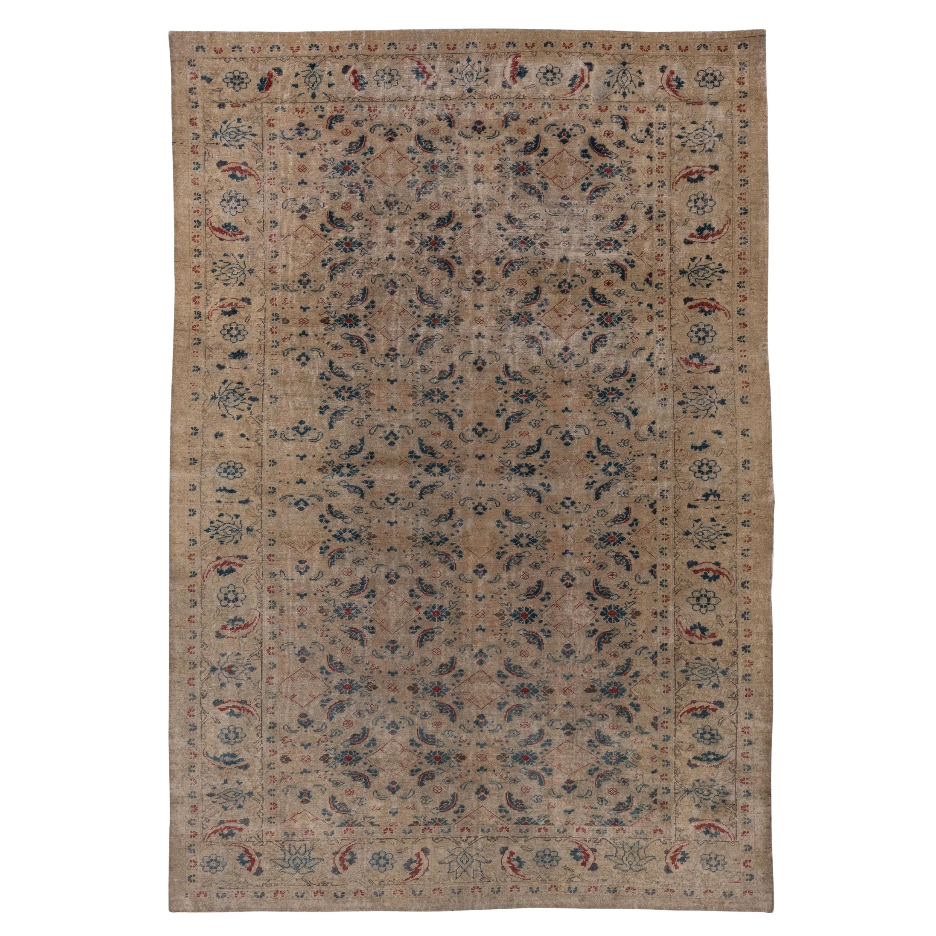 Antiker Oushak-Teppich, beigefarbenes Feld, persischer Stil im Angebot