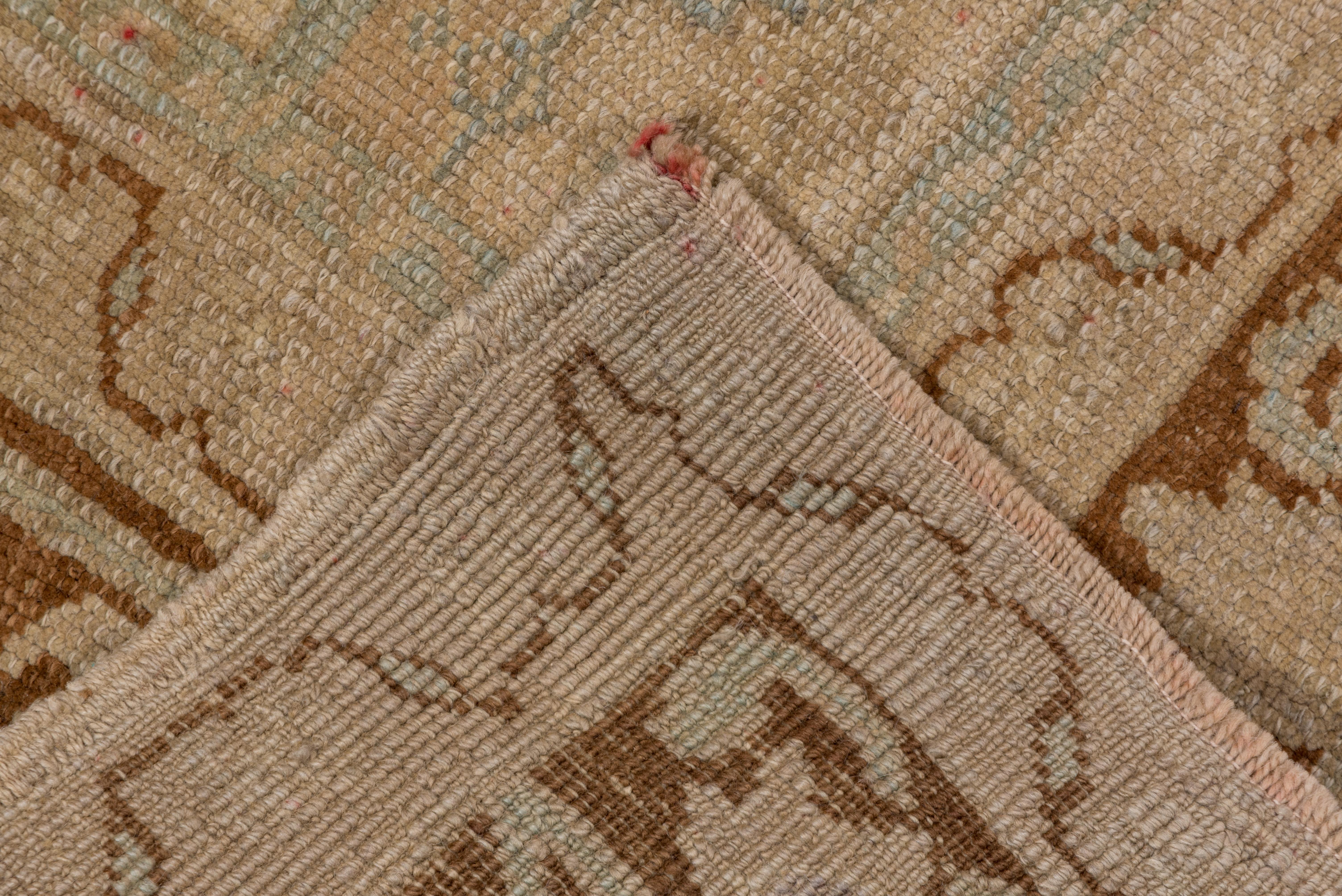 Antique Oushak Carpet, circa 1920s In Good Condition For Sale In New York, NY