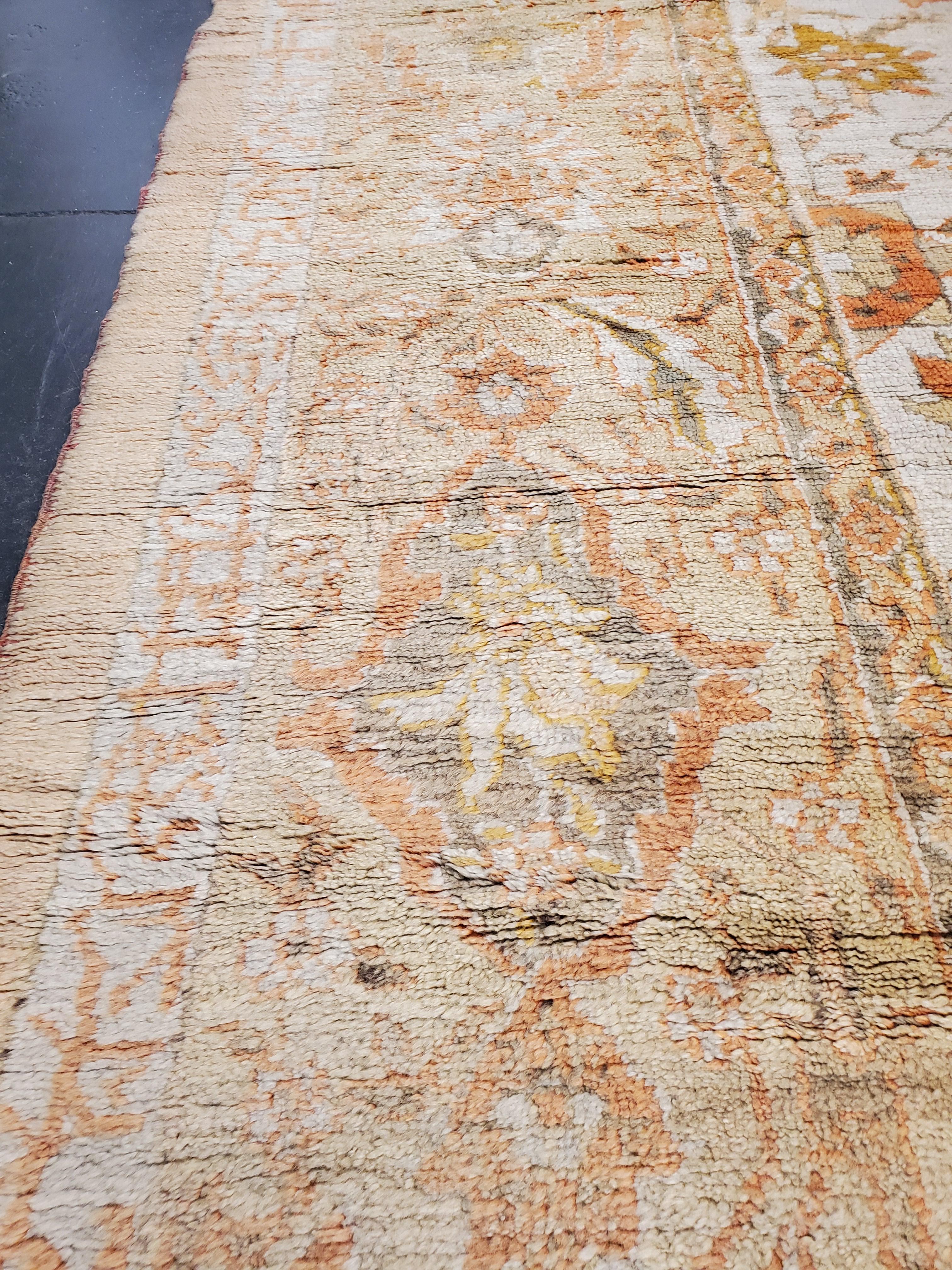 Antique Oushak Carpet, Handmade Oriental Rug, Ivory Field, Coral, Gray, Soft  In Excellent Condition For Sale In Port Washington, NY