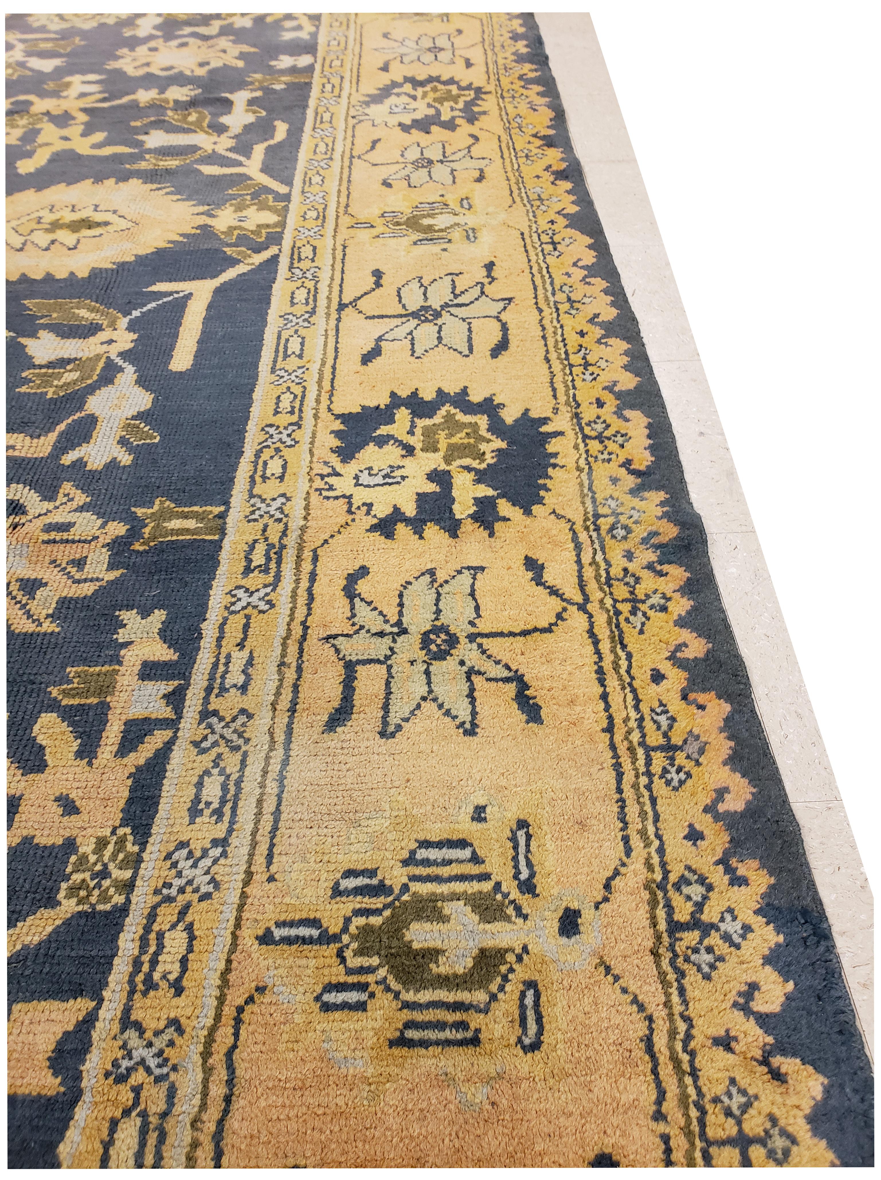 Antiker antiker Oushak-Teppich, handgefertigter orientalischer Teppich aus der Türkei, Pfirsich, Blau, Elfenbein im Angebot 3