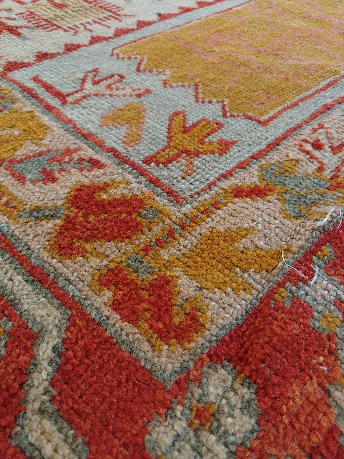 Tapis antique Oushak, tapis oriental fait à la main, bleu pâle, vert, jaune, corail en vente 7