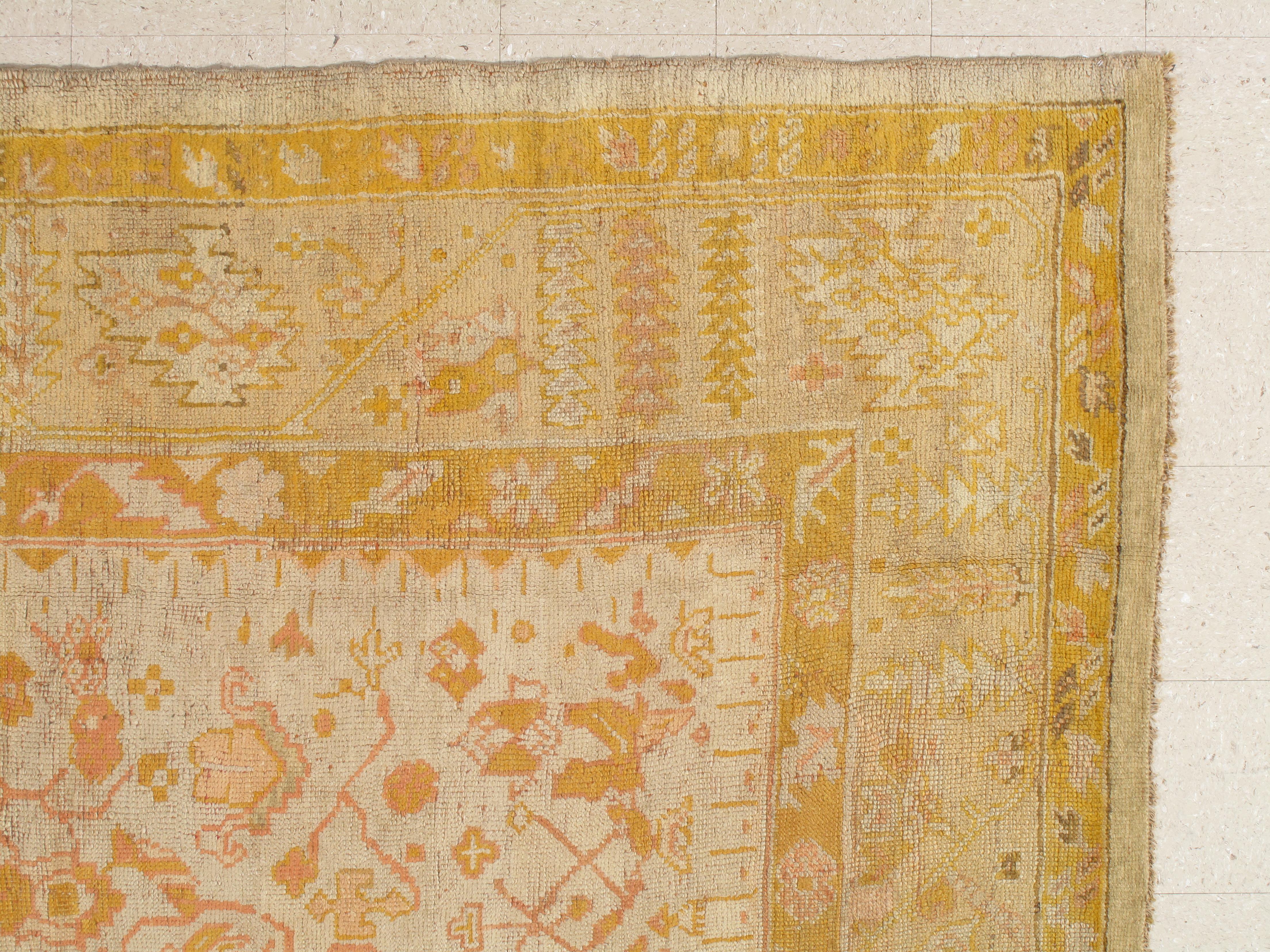 Turc Tapis d'Oushak ancien, tapis oriental fait à la main, bleu pâle, jaune, corail en vente