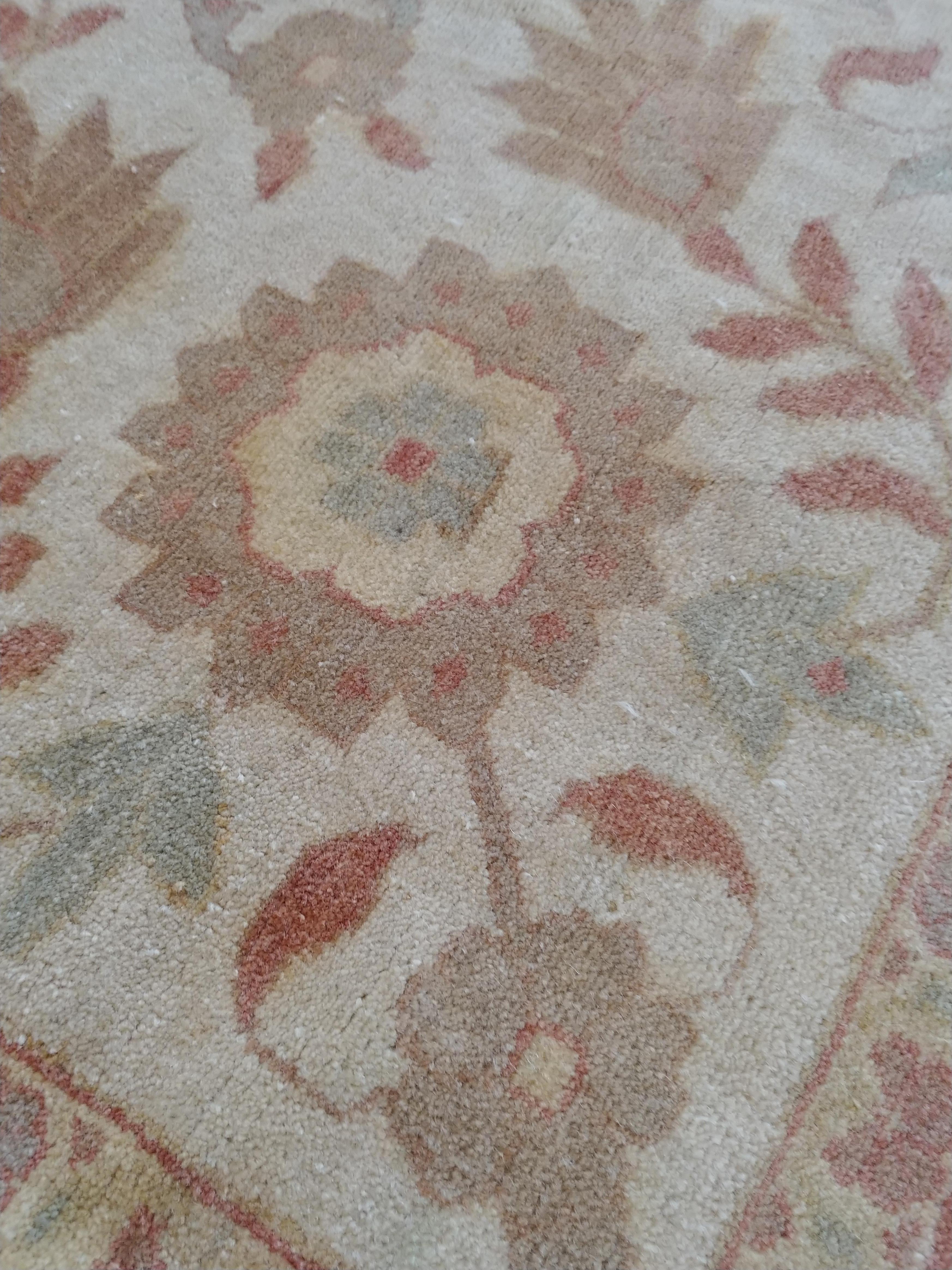 Antique Oushak Carpet, Handmade Turkish Oriental Rug, Beige, Taupe, Soft Gray For Sale 4