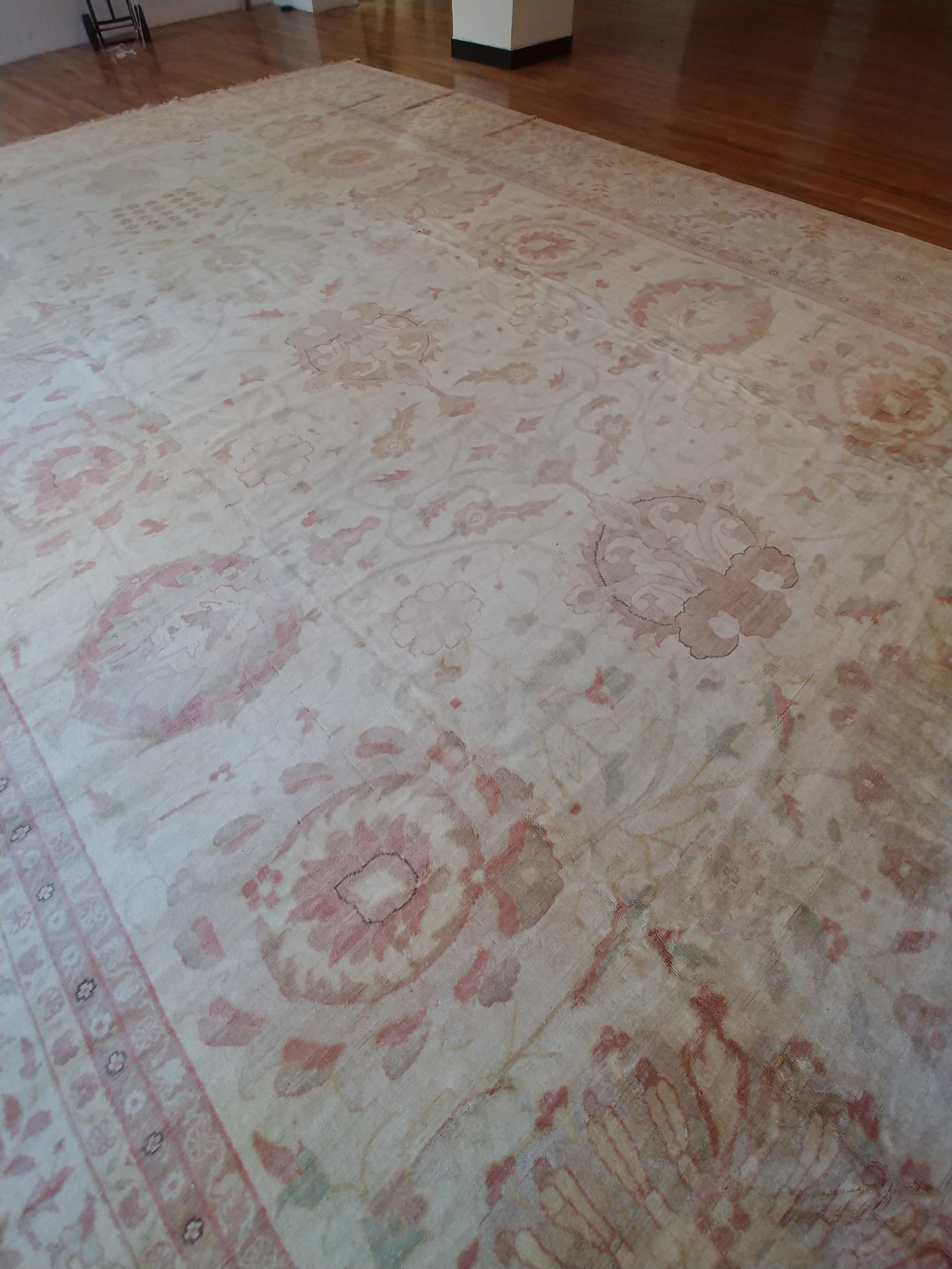 Antique Oushak Carpet, Handmade Turkish Oriental Rug, Beige, Taupe, Soft Gray For Sale 5