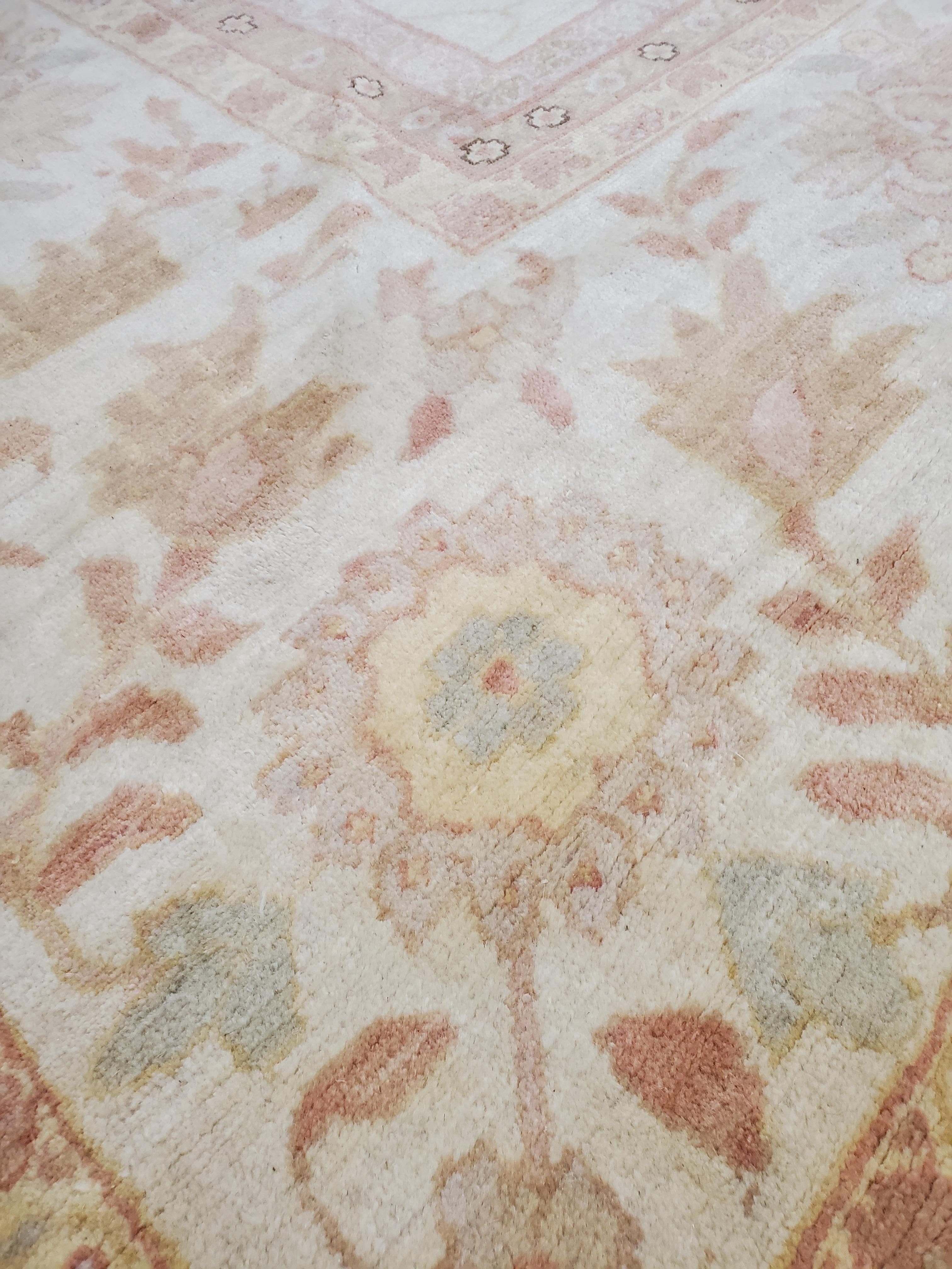 Antique Oushak Carpet, Handmade Turkish Oriental Rug, Beige, Taupe, Soft Gray For Sale 2