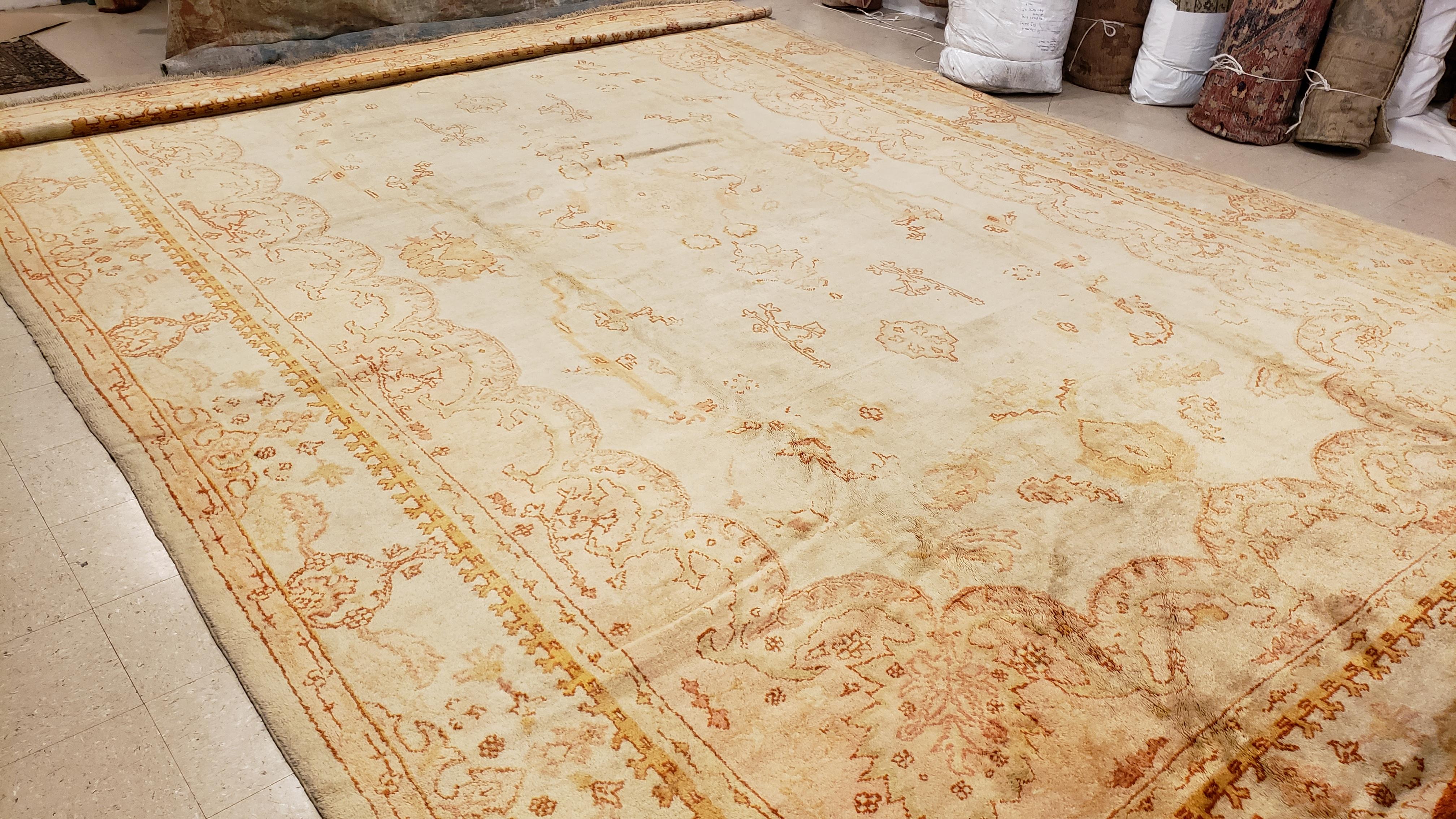 Antique Oushak Carpet, Handmade Turkish Oriental Rug, Beige, Taupe, Soft Salmon For Sale 5