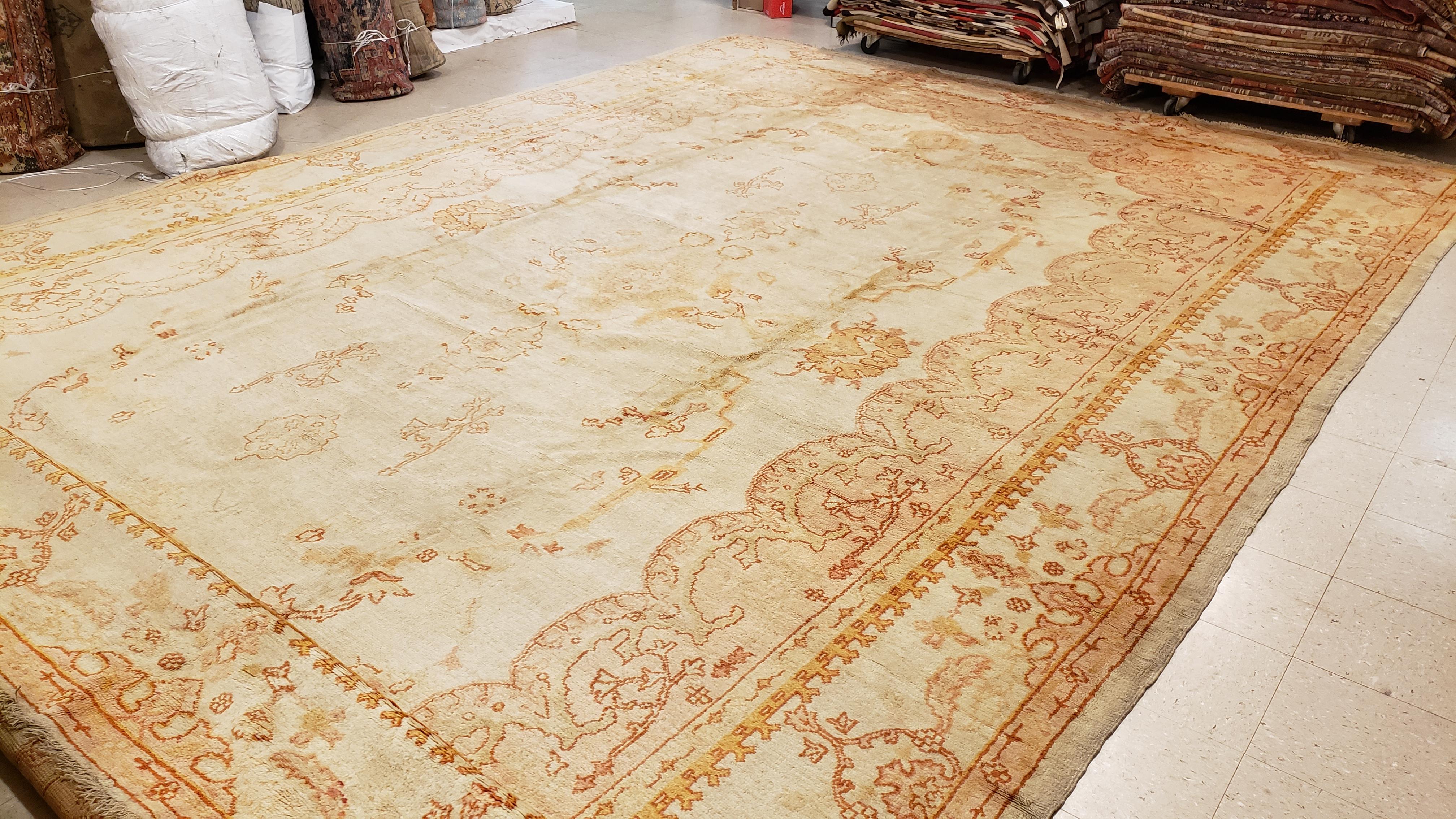 Antique Oushak Carpet, Handmade Turkish Oriental Rug, Beige, Taupe, Soft Salmon For Sale 6