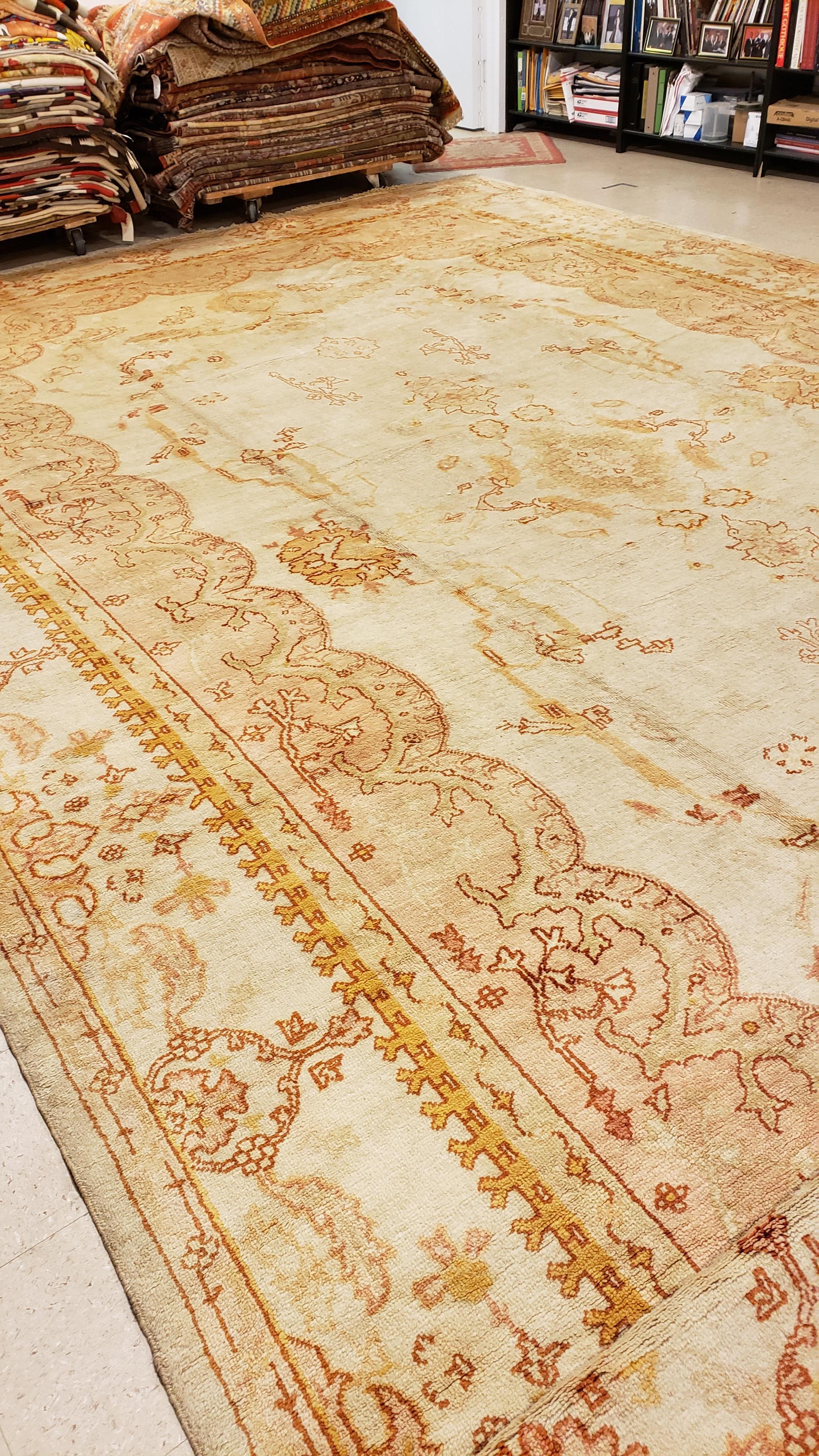 Antique Oushak Carpet, Handmade Turkish Oriental Rug, Beige, Taupe, Soft Salmon For Sale 2