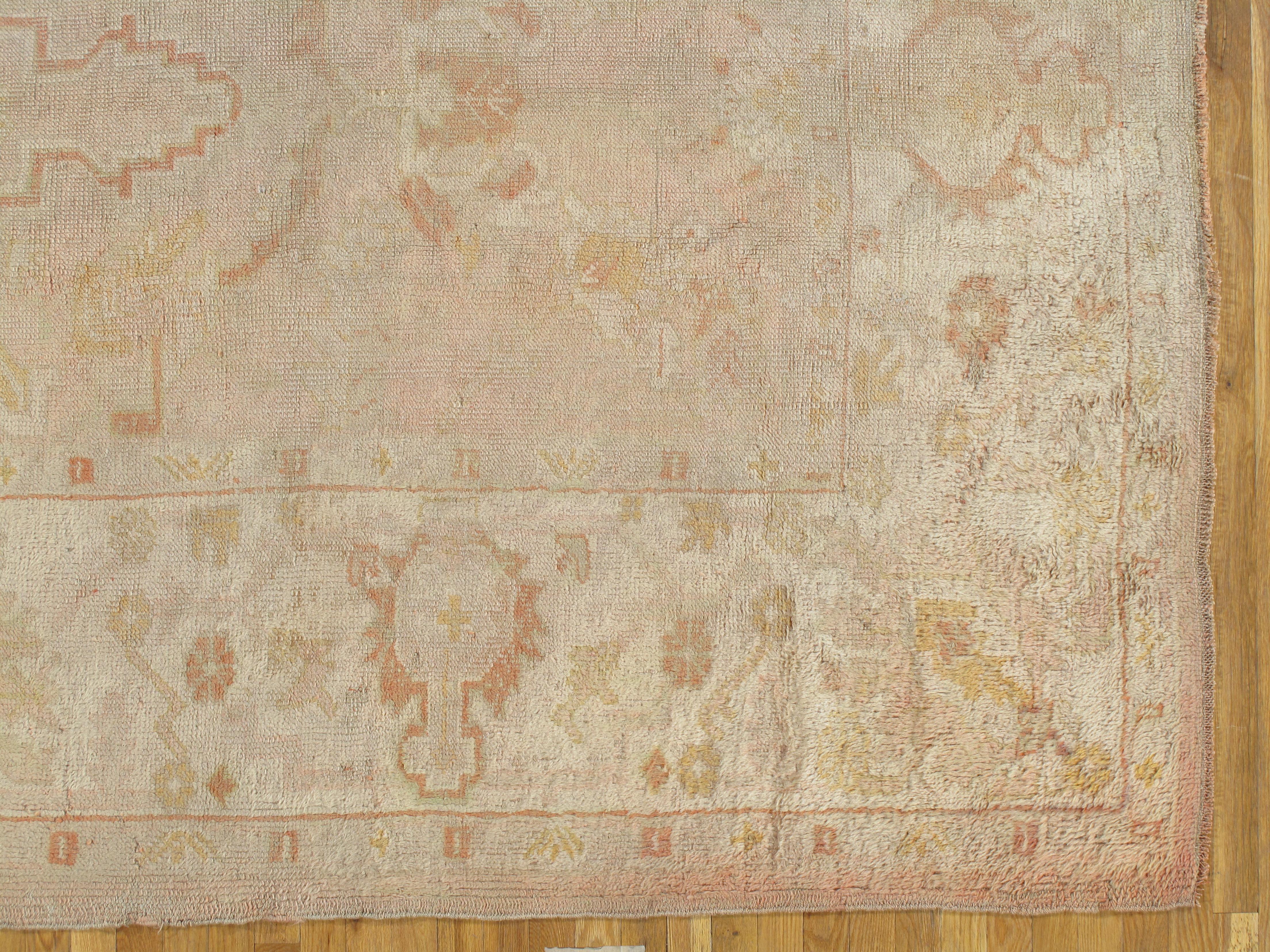 Antiker Oushak-Teppich, handgefertigter türkischer orientalischer Teppich, Beige, Taupe, weicher Schrein (Türkisch) im Angebot