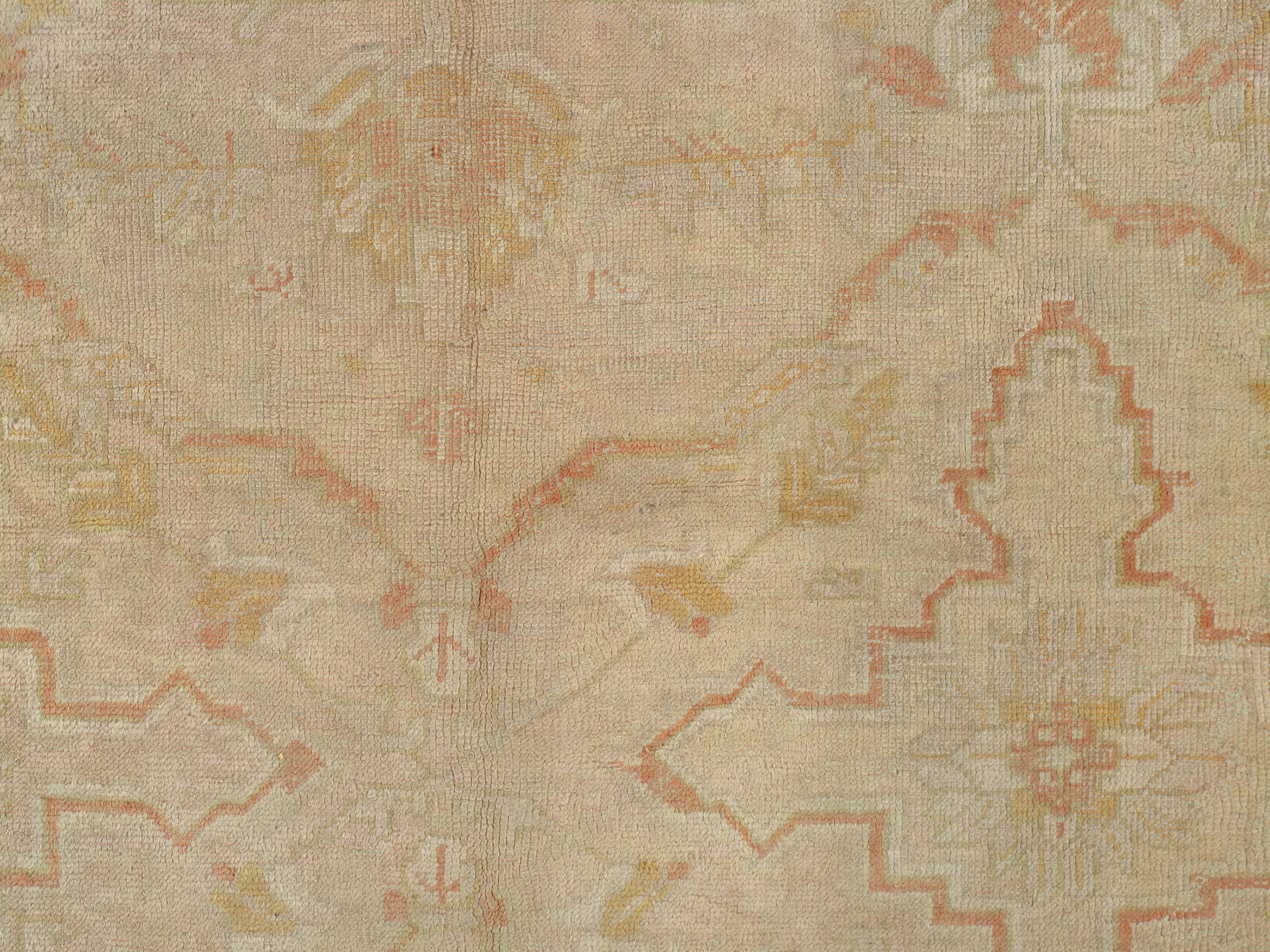 Antique Oushak Carpet, Handmade Turkish Oriental Rug, Beige, Taupe, Soft Shrimp In Good Condition For Sale In Port Washington, NY