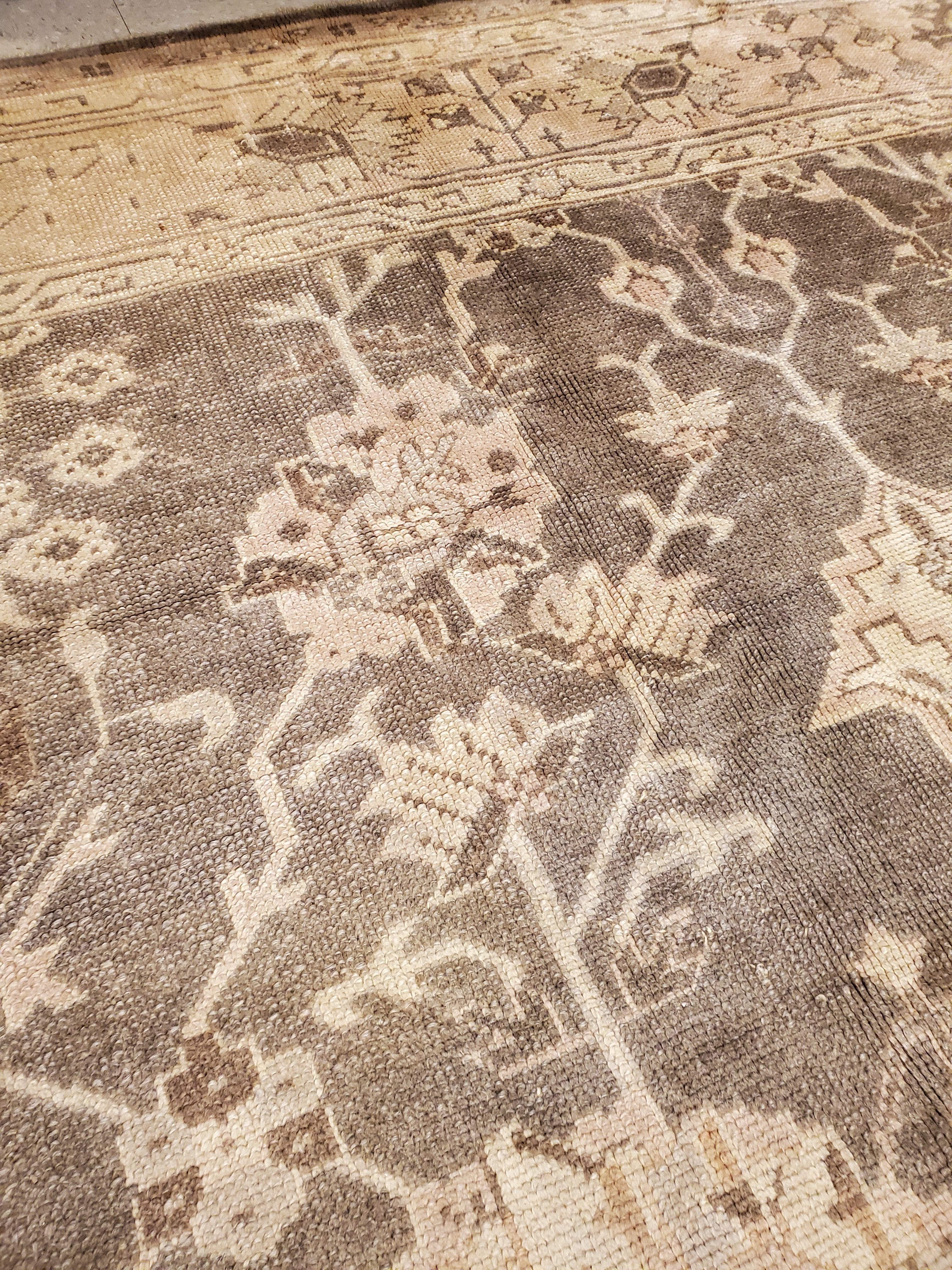 Tapis d'Oushak ancien, tapis oriental fait à la main, gris chiffonné, crème moelleuse en vente 7