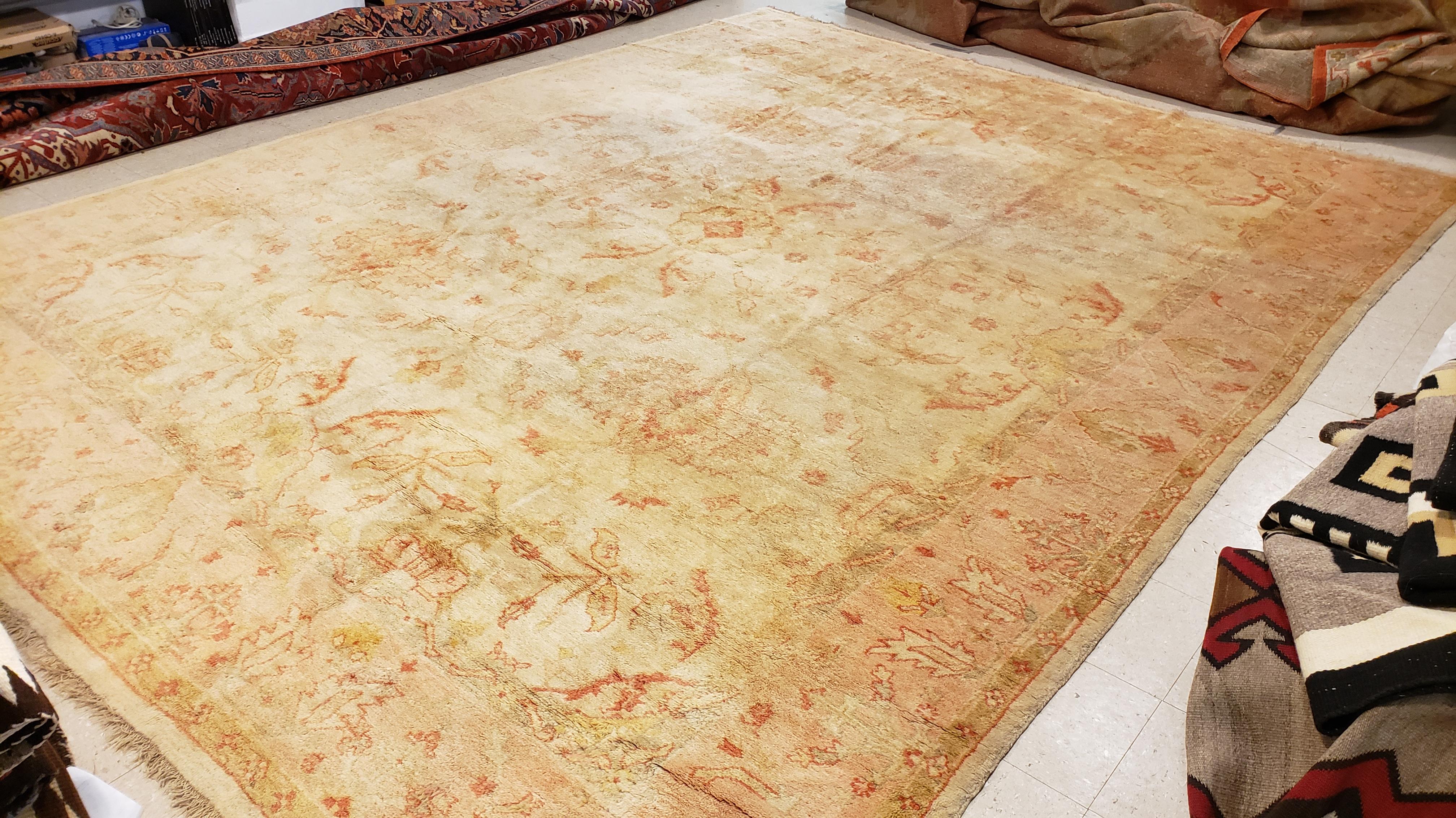 Antique Oushak Carpet, Oriental Rug, Handmade Ivory, Muted Shrimp, Soft Coral For Sale 7