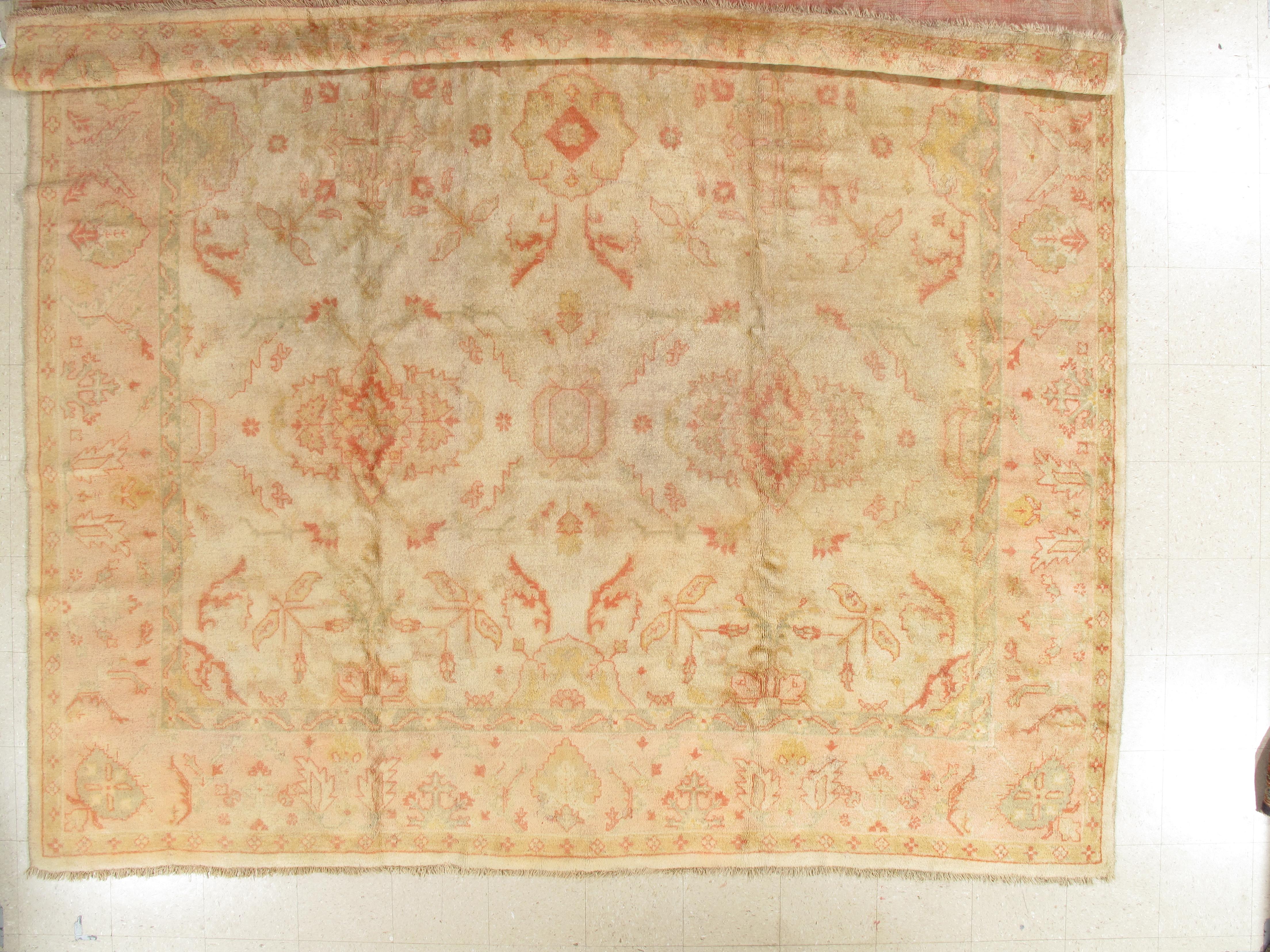 Antique Oushak Carpet, Oriental Rug, Handmade Ivory, Muted Shrimp, Soft Coral In Excellent Condition For Sale In Port Washington, NY