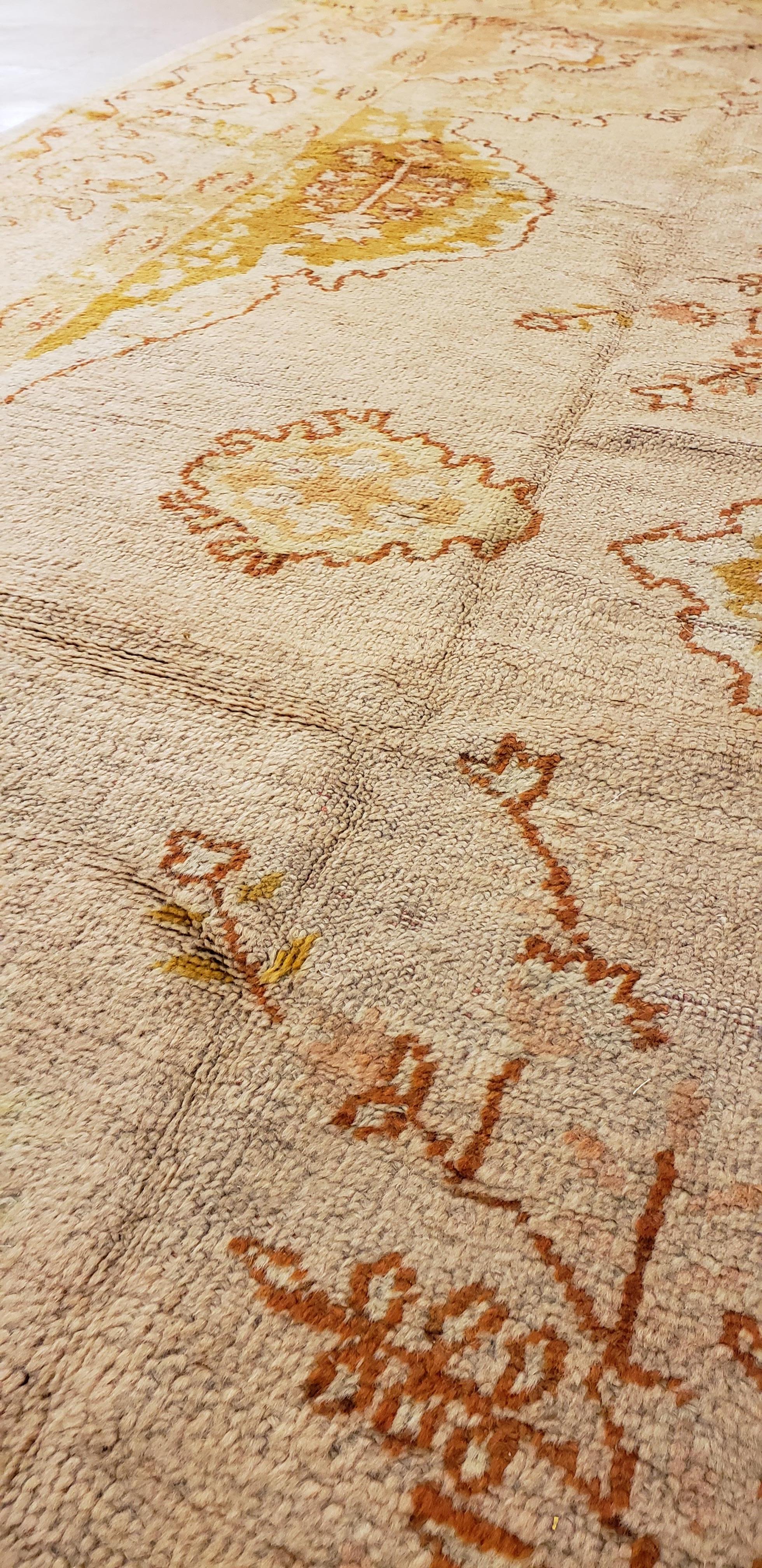 Antique Oushak Carpet, Oriental Rug, Handmade Ivory, Muted Shrimp, Soft Saffron In Excellent Condition In Port Washington, NY