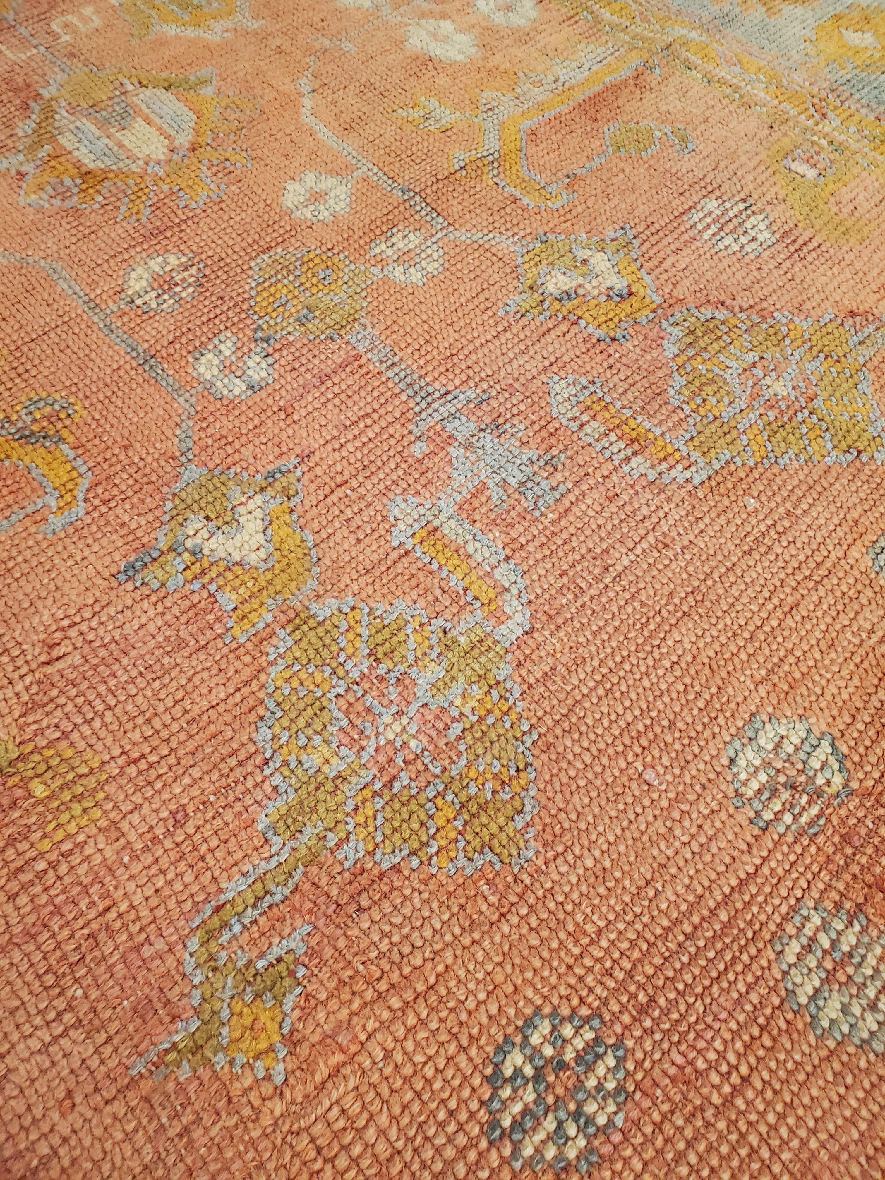 Antiker antiker Oushak-Teppich, Orientteppich, handgefertigter Teppich Safran, Hellblau und Koralle (19. Jahrhundert) im Angebot