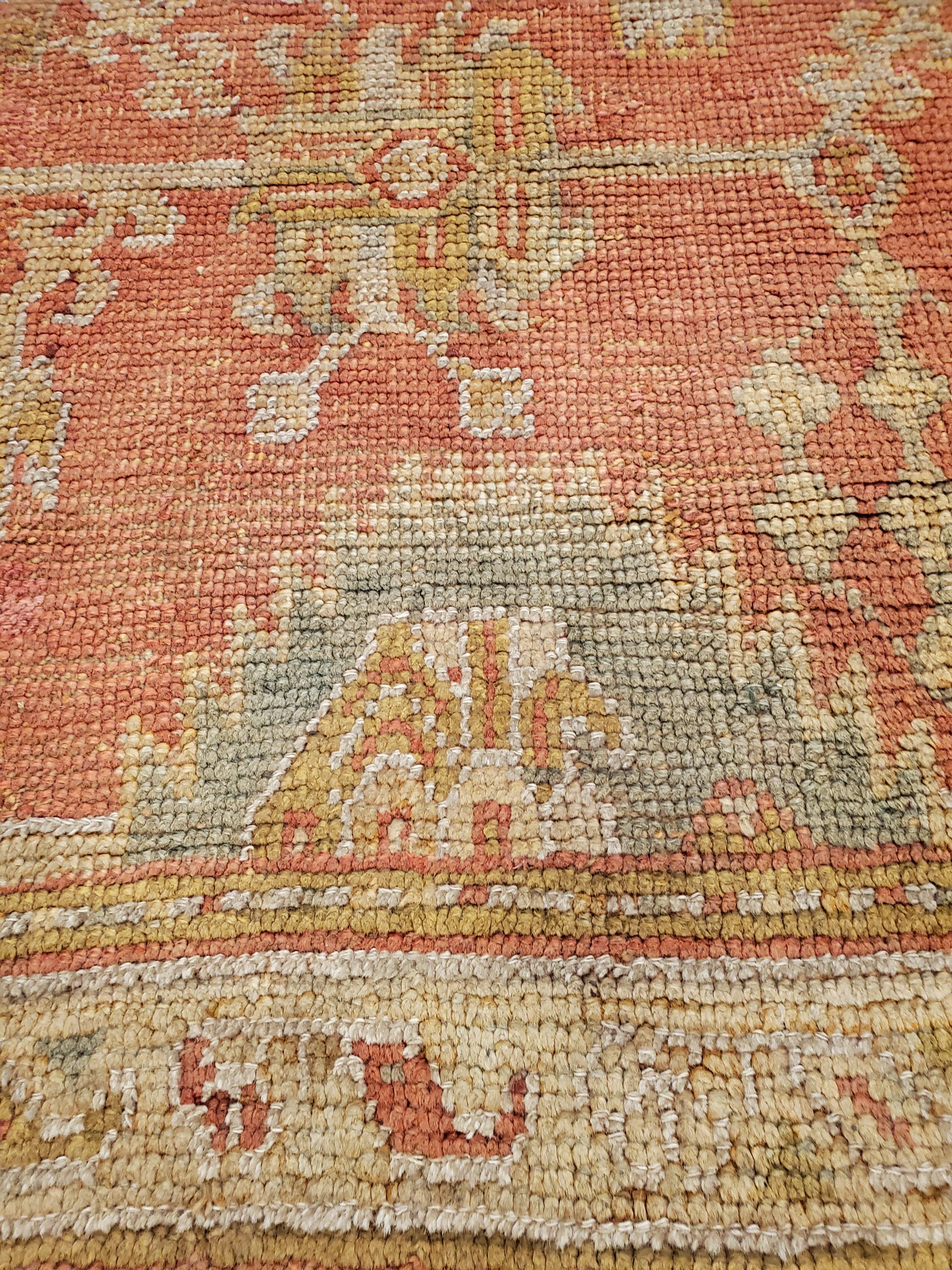Tapis oriental antique Oushak, tapis fait à la main, safran, bleu clair et corail en vente 1