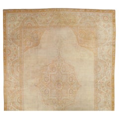 Tapis oriental antique Oushak, fait à la main, ivoire doux et chaud, safran, crevette