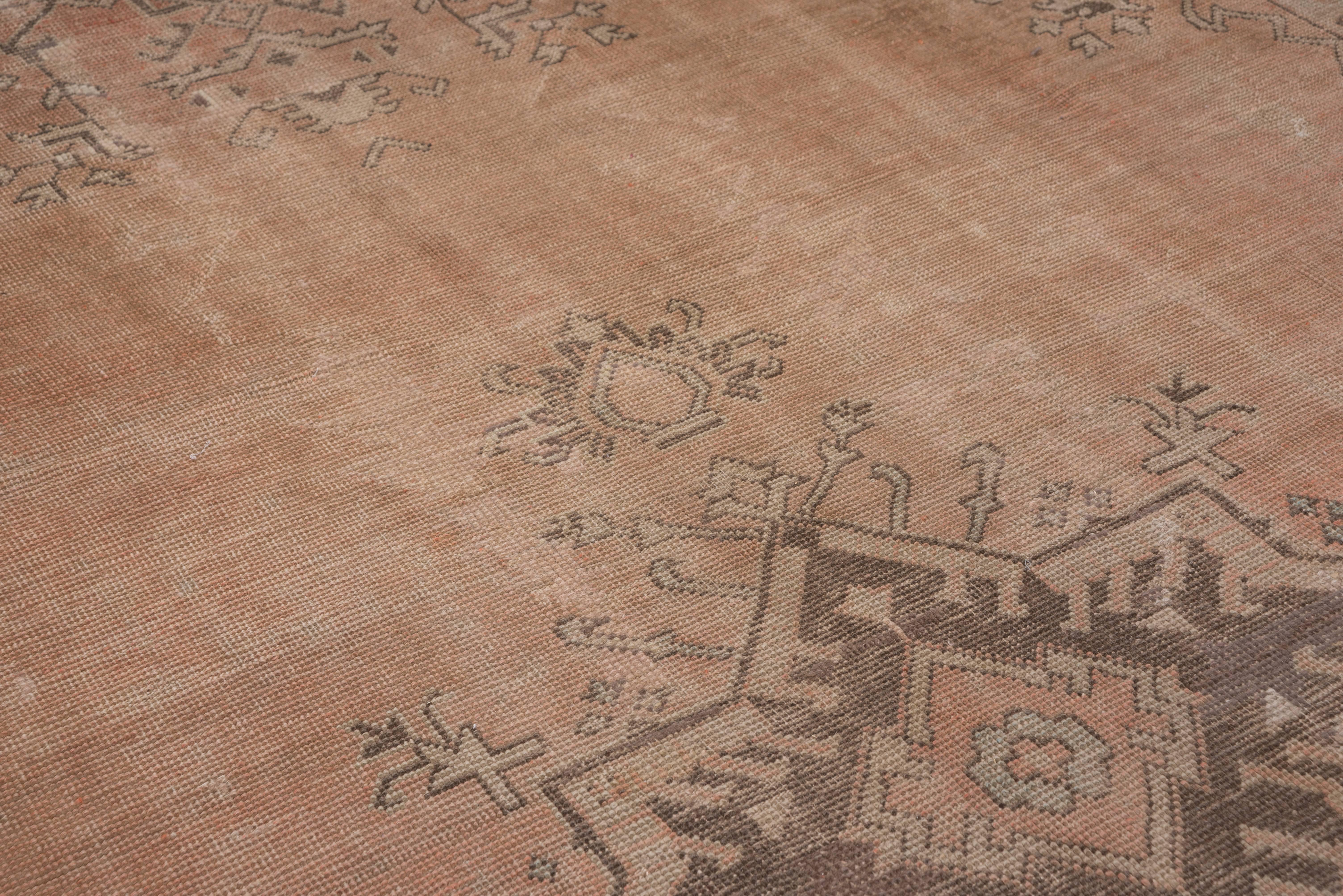 Antique Oushak Carpet, Peach Tones In Excellent Condition For Sale In New York, NY