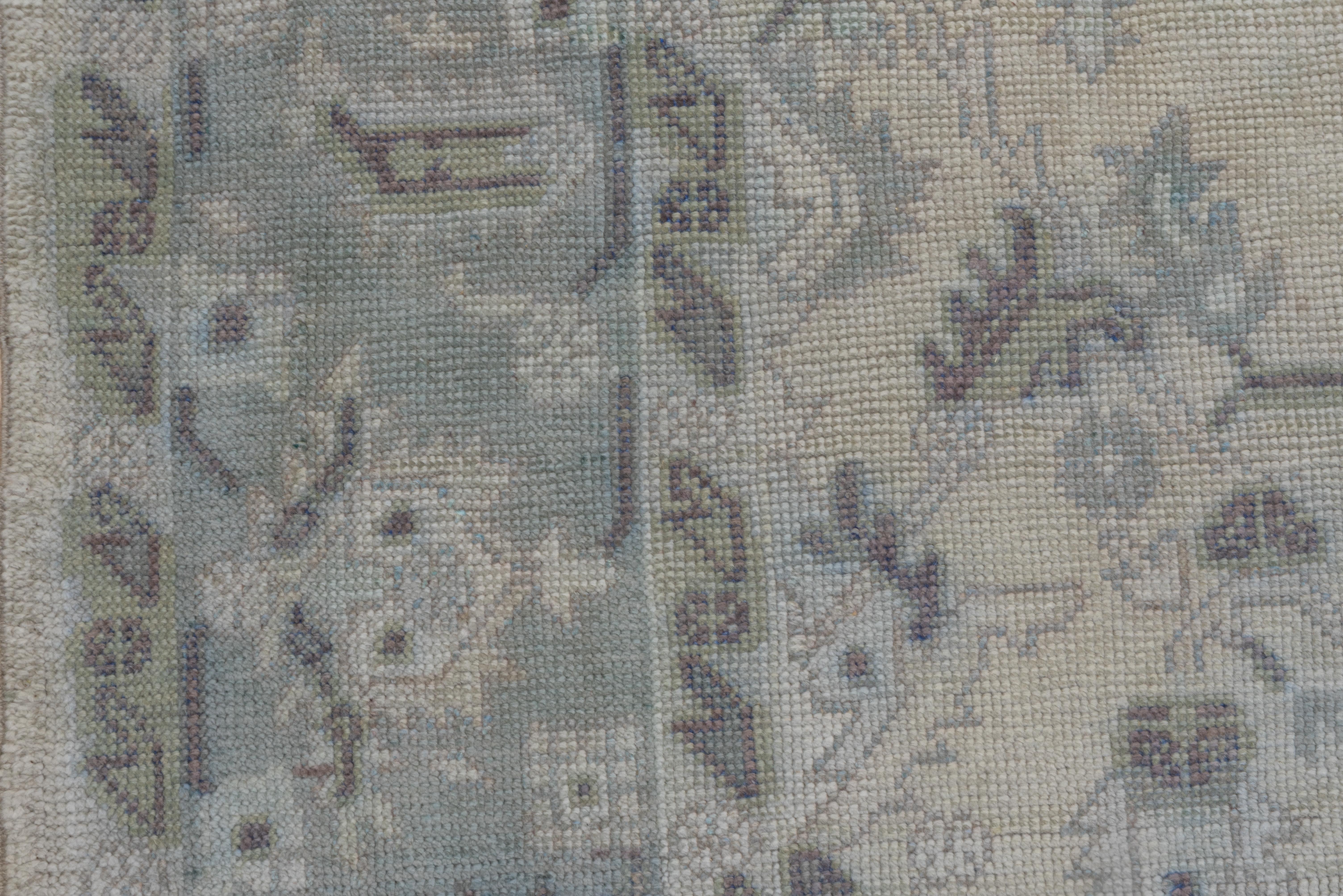 Antique Oushak Carpet, Soft Palette In Good Condition For Sale In New York, NY