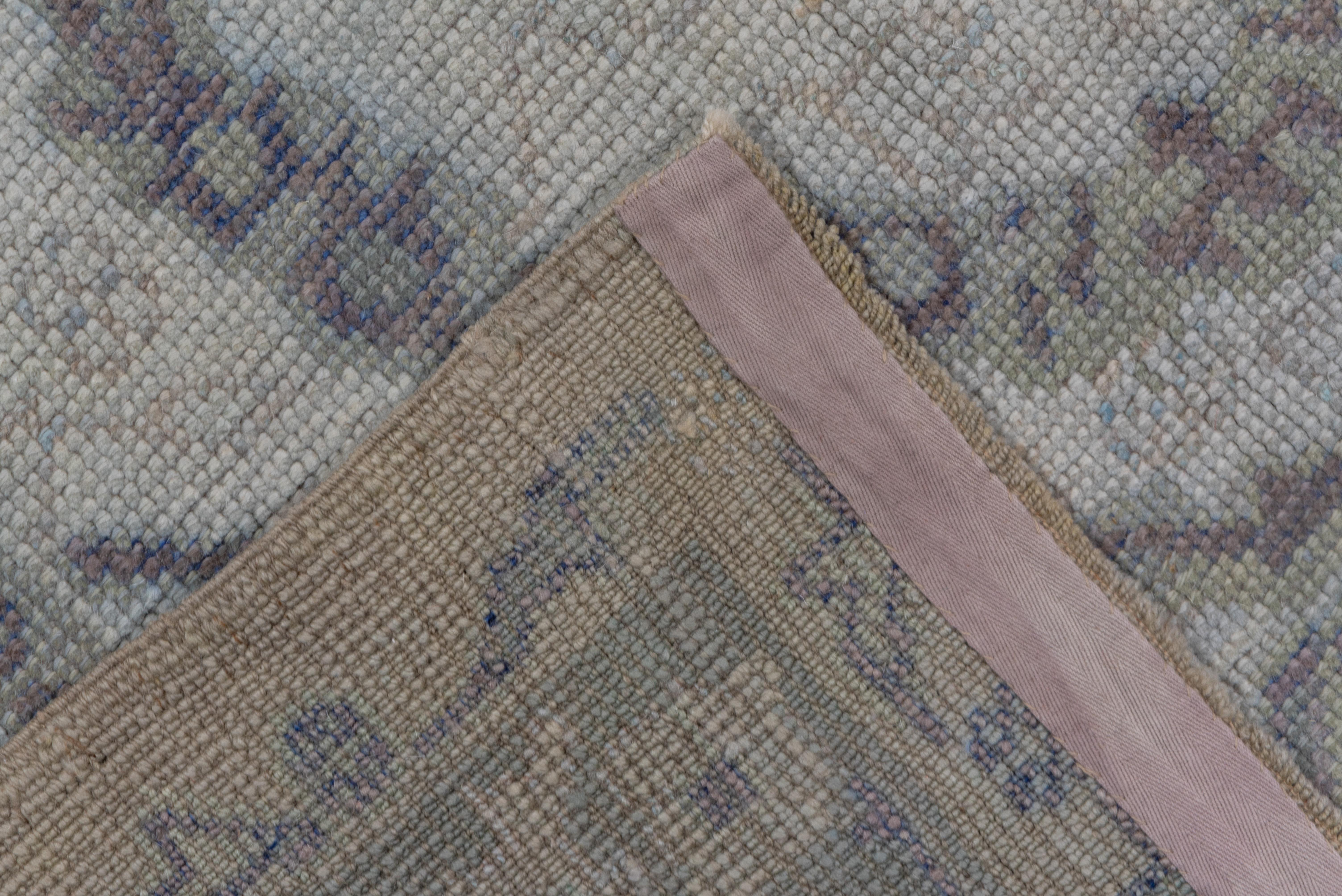 Early 20th Century Antique Oushak Carpet, Soft Palette For Sale