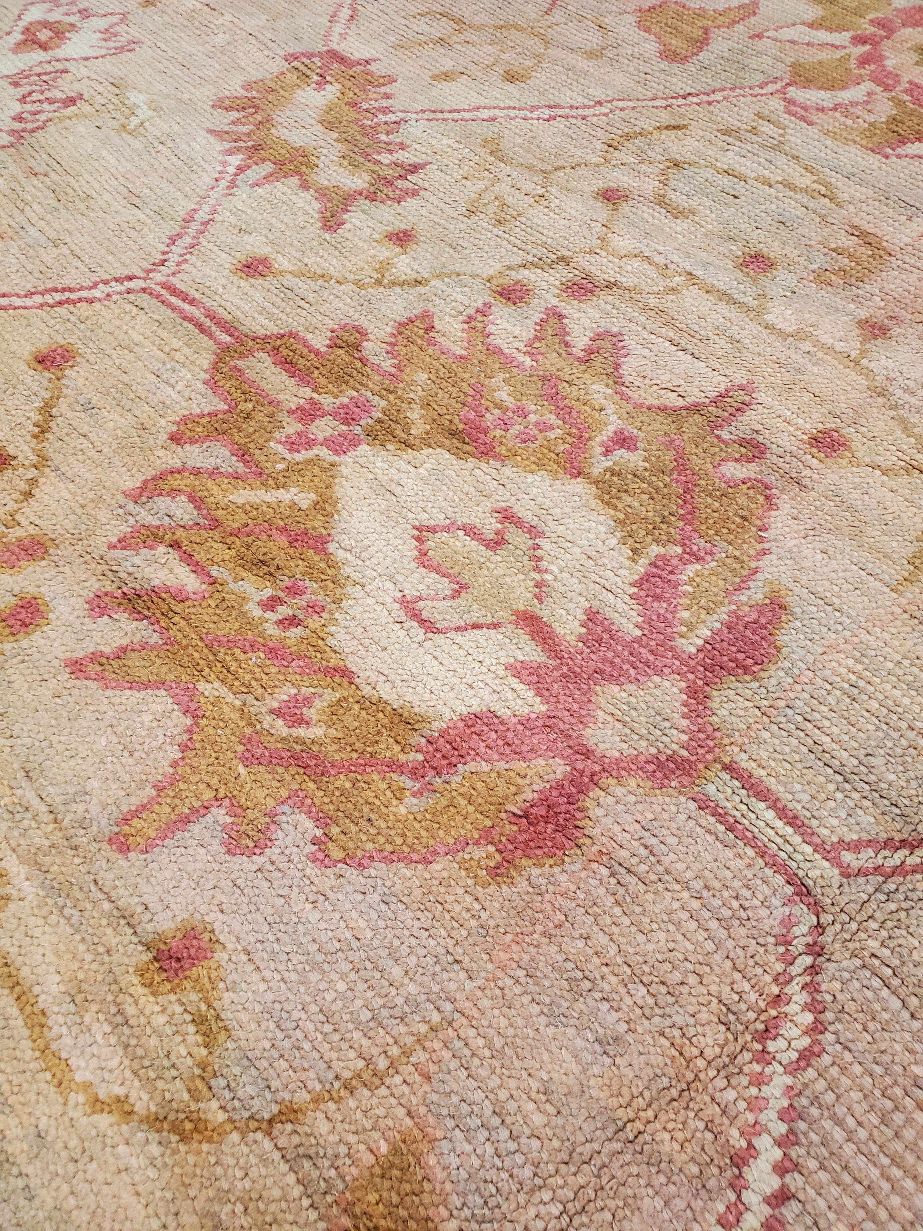 Tappeto antico Oushak, Tappeti turchi, Tappeti orientali fatti a mano, Tappeto fine rosa avorio in vendita 4