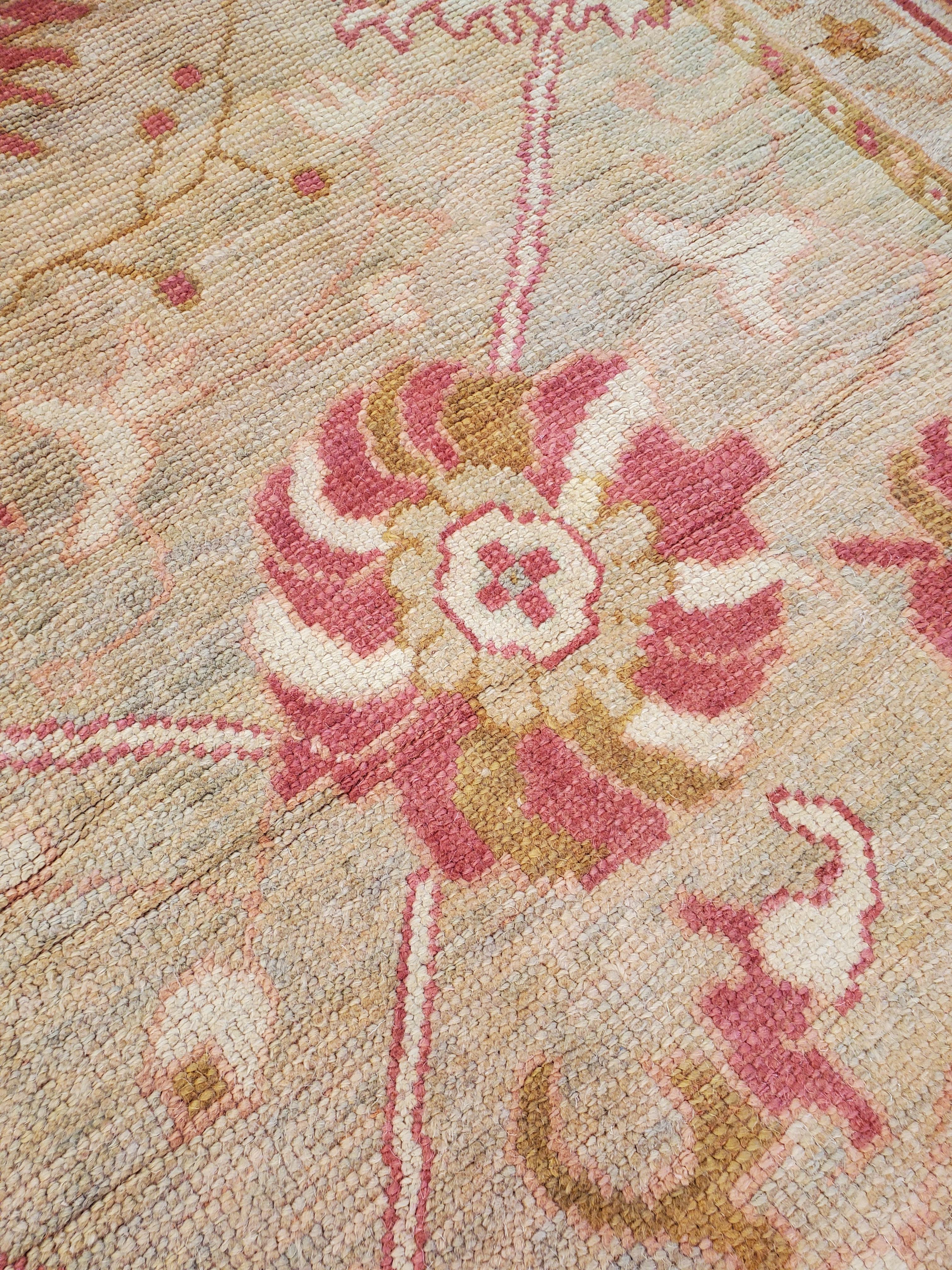 Tappeto antico Oushak, Tappeti turchi, Tappeti orientali fatti a mano, Tappeto fine rosa avorio in vendita 6