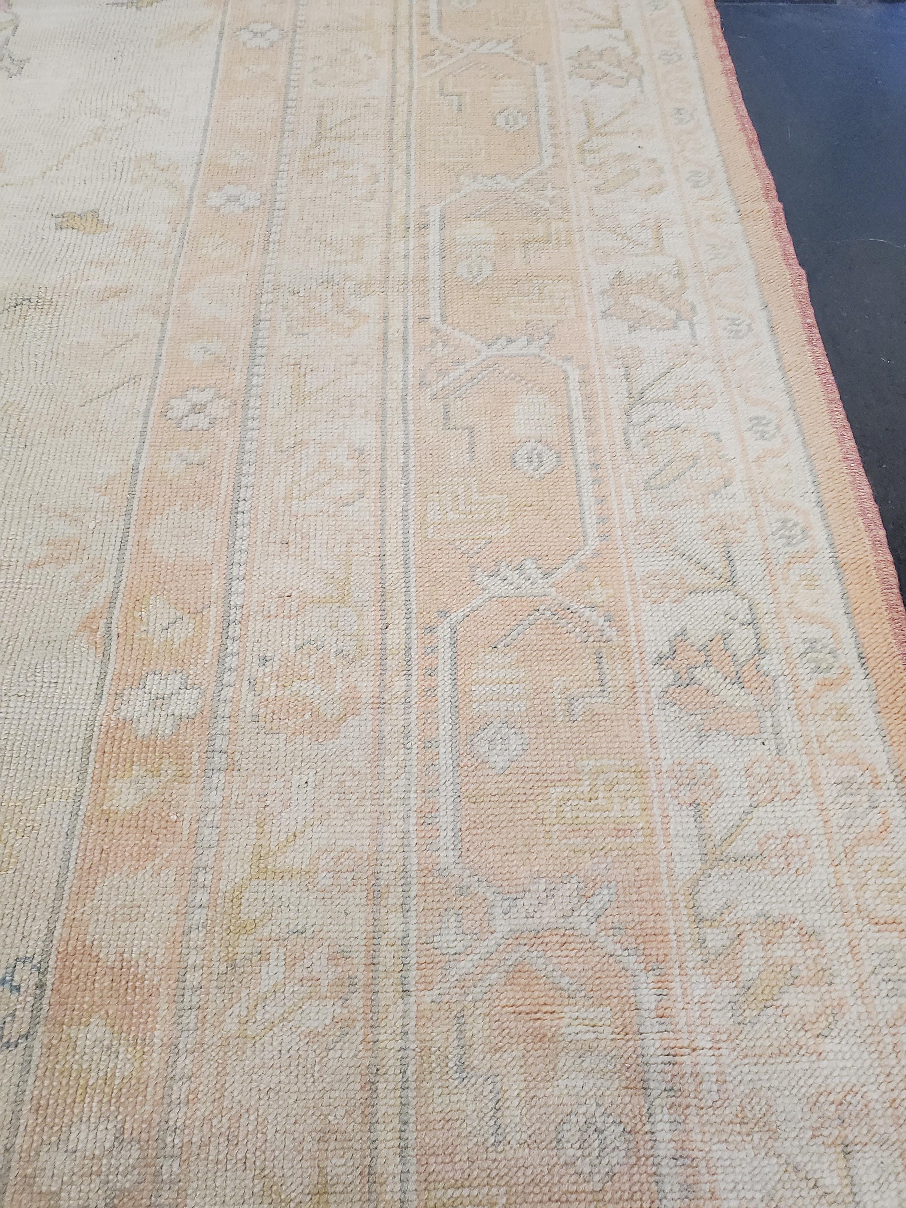 Antiker Oushak Teppich, Türkische Teppiche, Handgefertigte Orientalische Teppiche, Rosa Elfenbein Feiner Teppich im Angebot 3