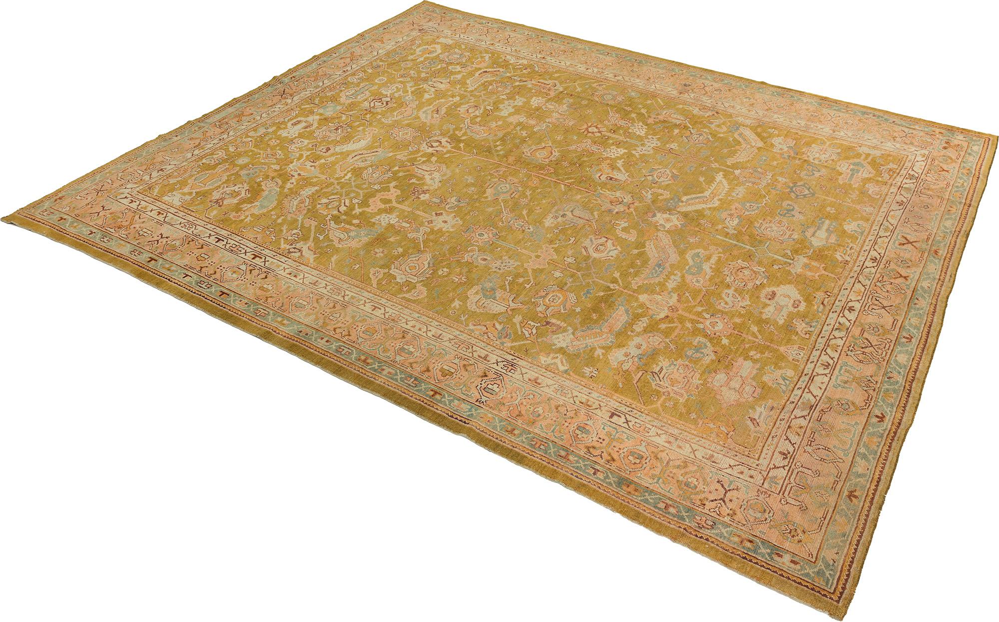 Antikes Oushak (gold-grüner Ton, 448cm x 386cm) (Türkisch) im Angebot
