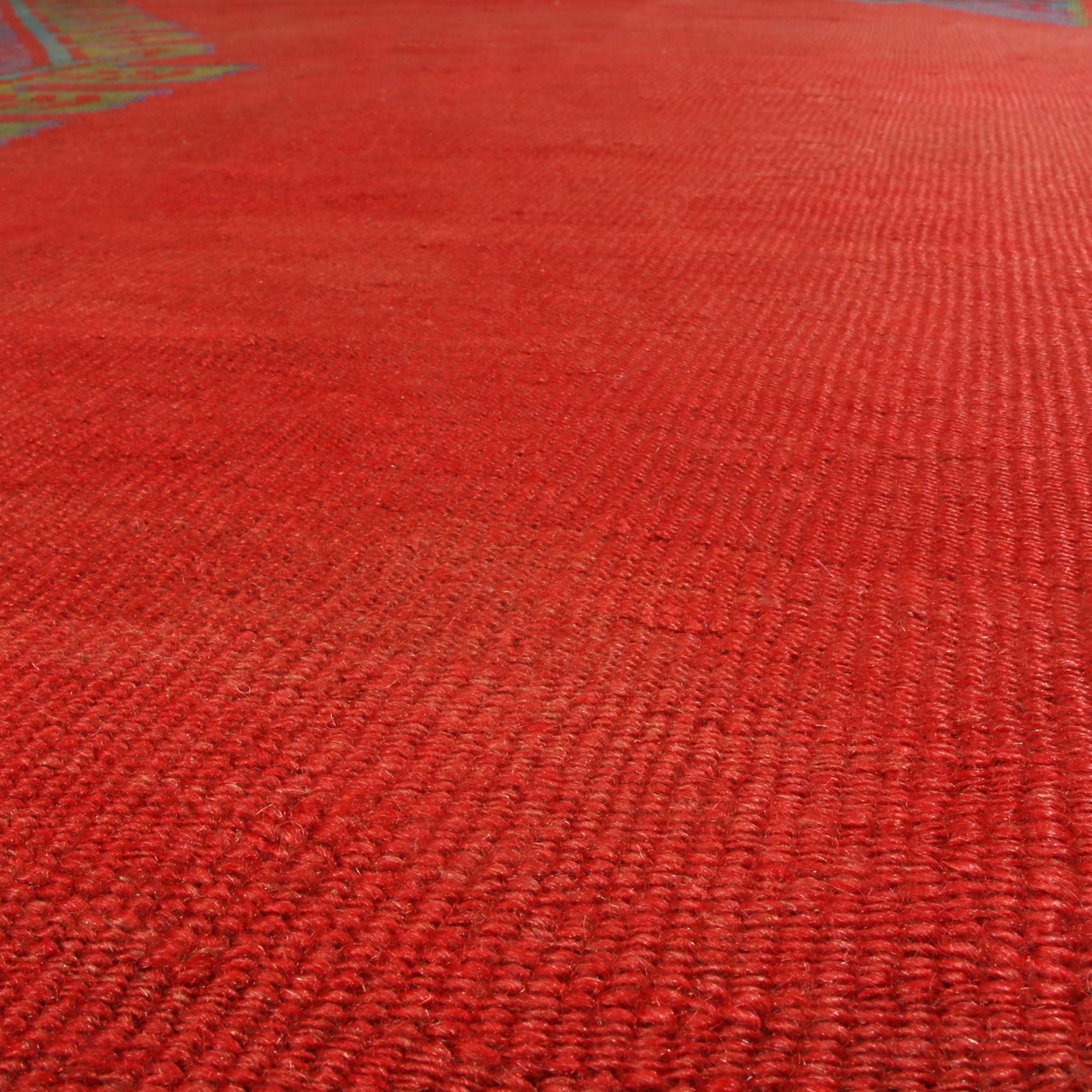 Antiker quadratischer Oushak-Kelim-Teppich in Rot und Indigo mit Medaillon  Rug & Kilim (Spätes 19. Jahrhundert) im Angebot