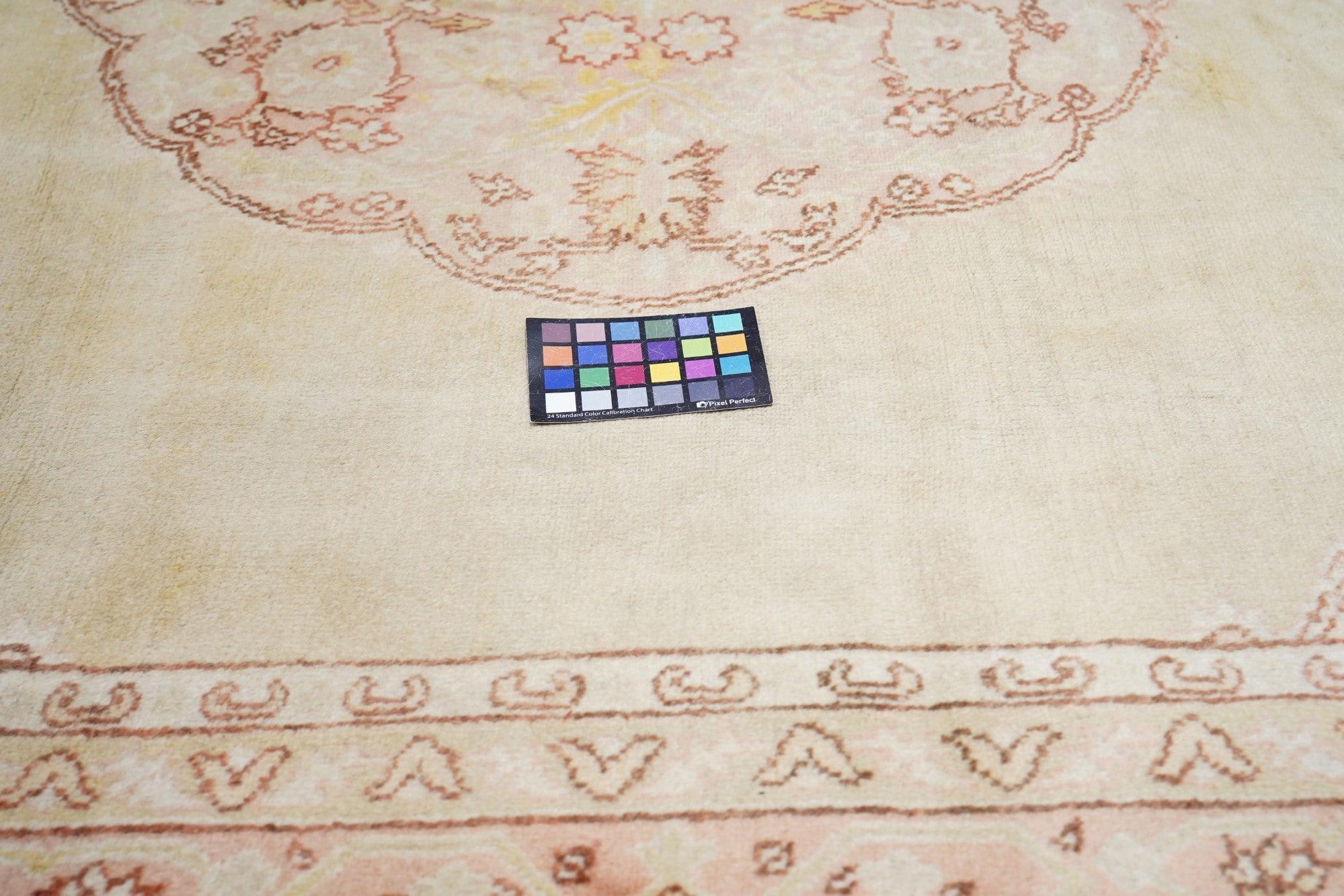XX secolo Tappeto antico Oushak 10'5'' x 13'8'' in vendita