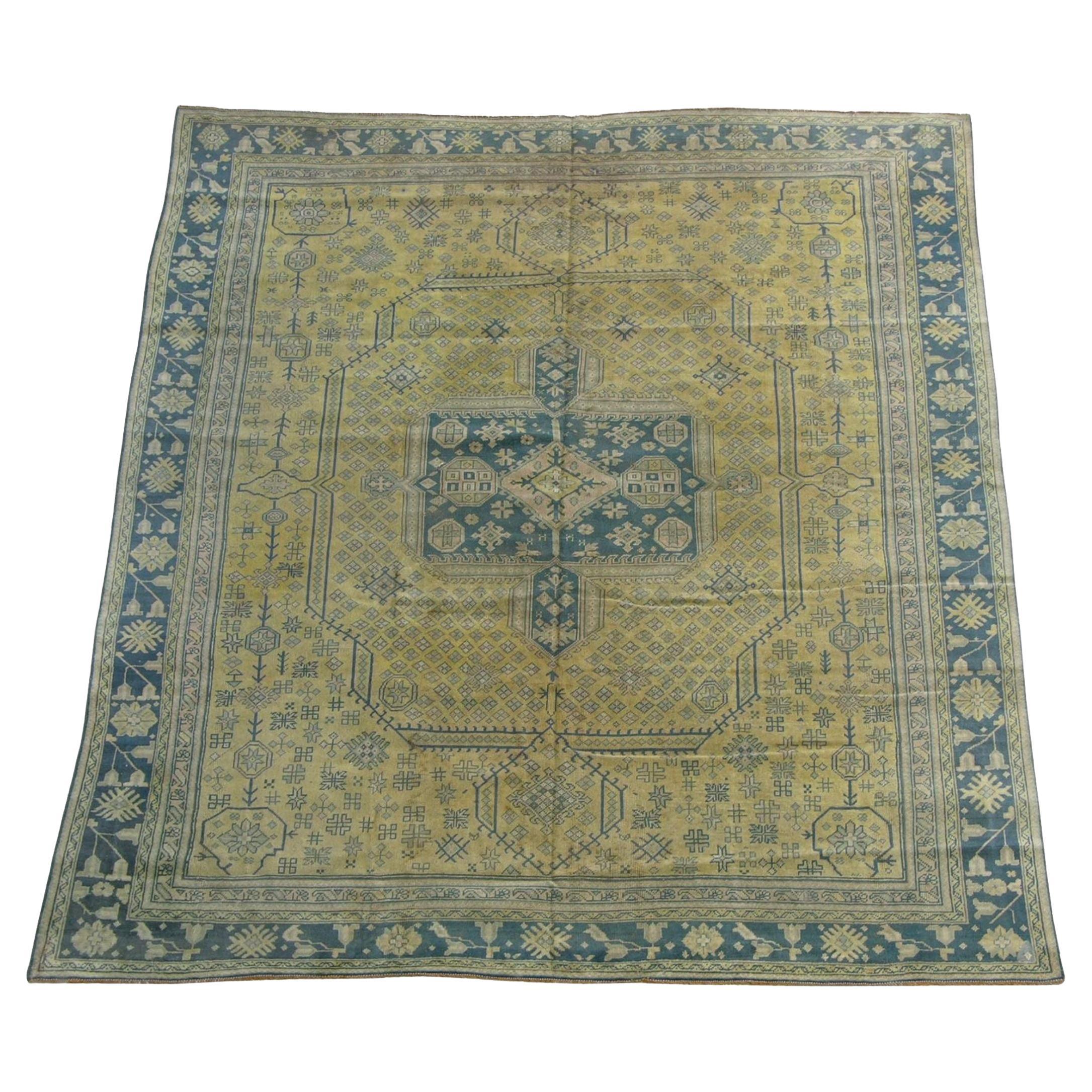 Ancien tapis d'Oushak 10,8x9.2 en vente