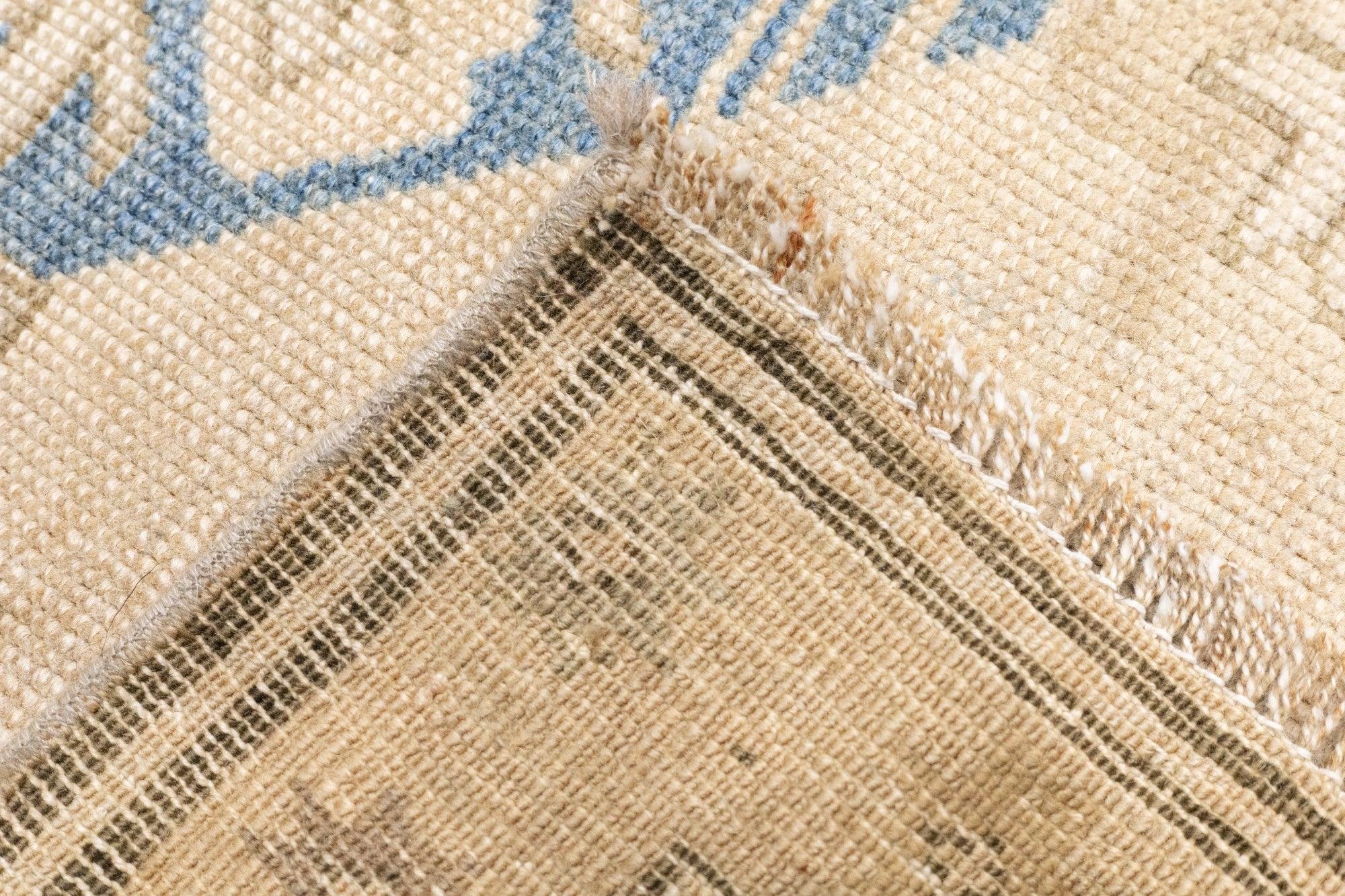 Antiker Oushak-Teppich 2'11'' x 5'8'' im Angebot 3