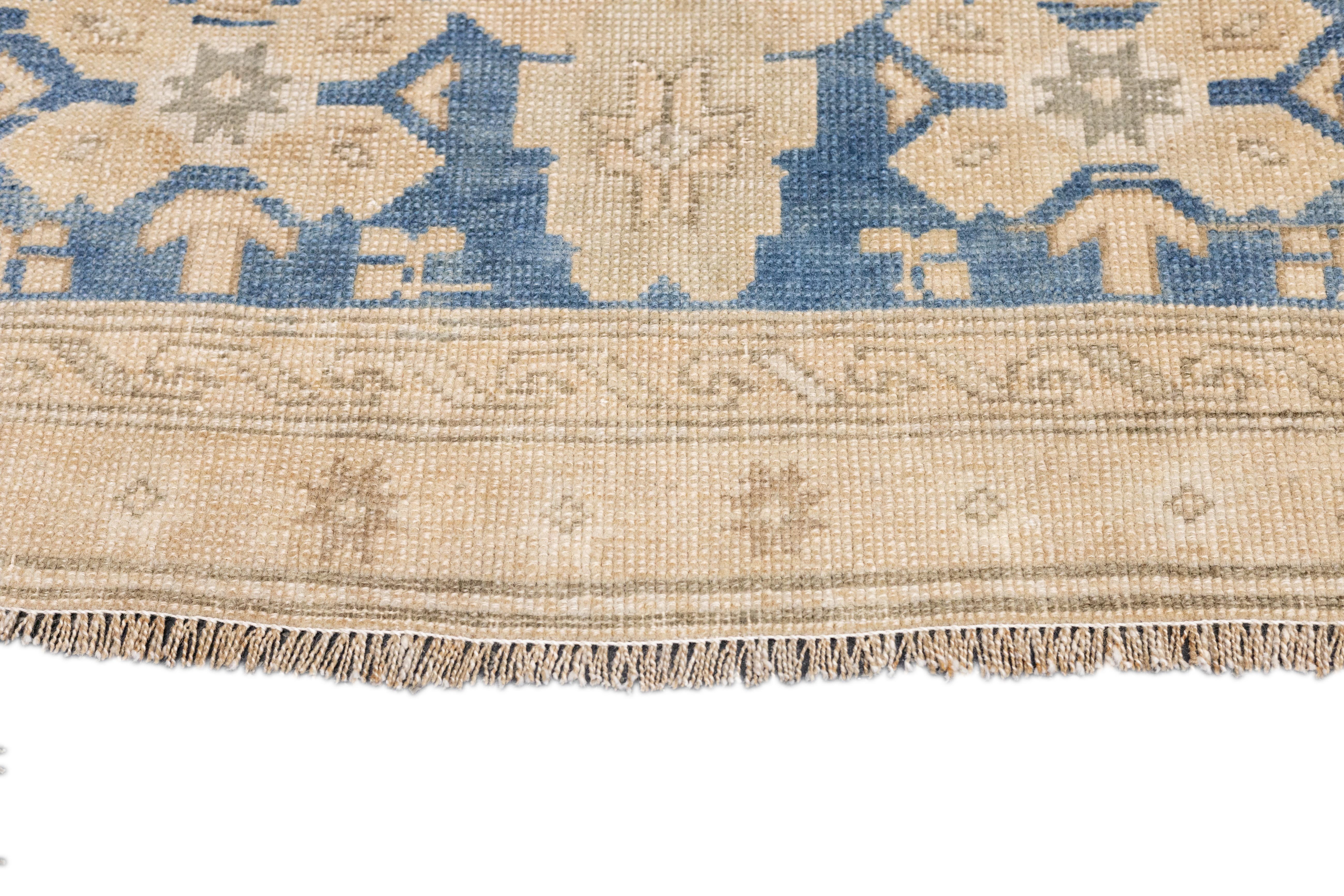 Antiker Oushak-Teppich 2'11'' x 5'8'' (Handgeknüpft) im Angebot