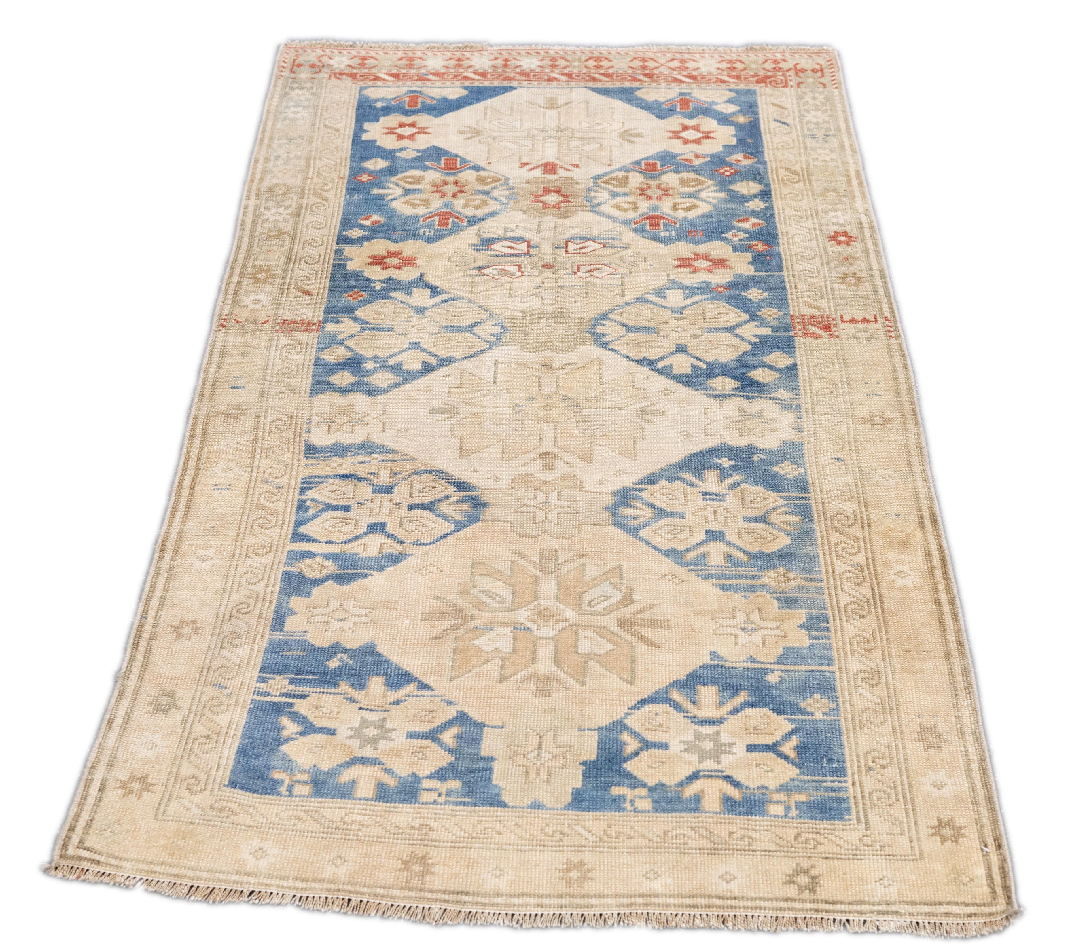 Antiker Oushak-Teppich 2'11'' x 5'8'' im Angebot 1