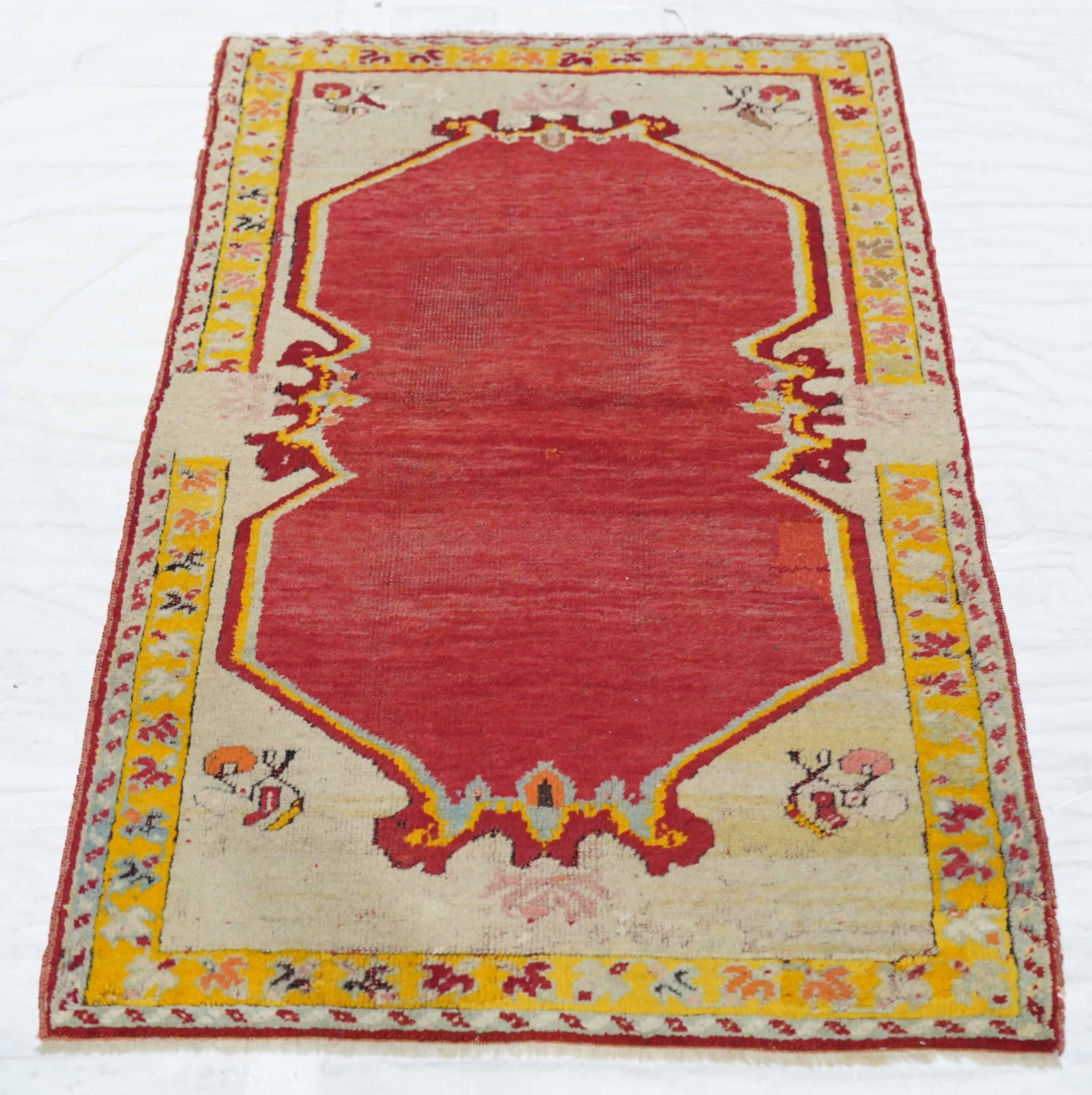 Antiker Oushak-Teppich 2'4'' x 4'6'' (Wolle) im Angebot