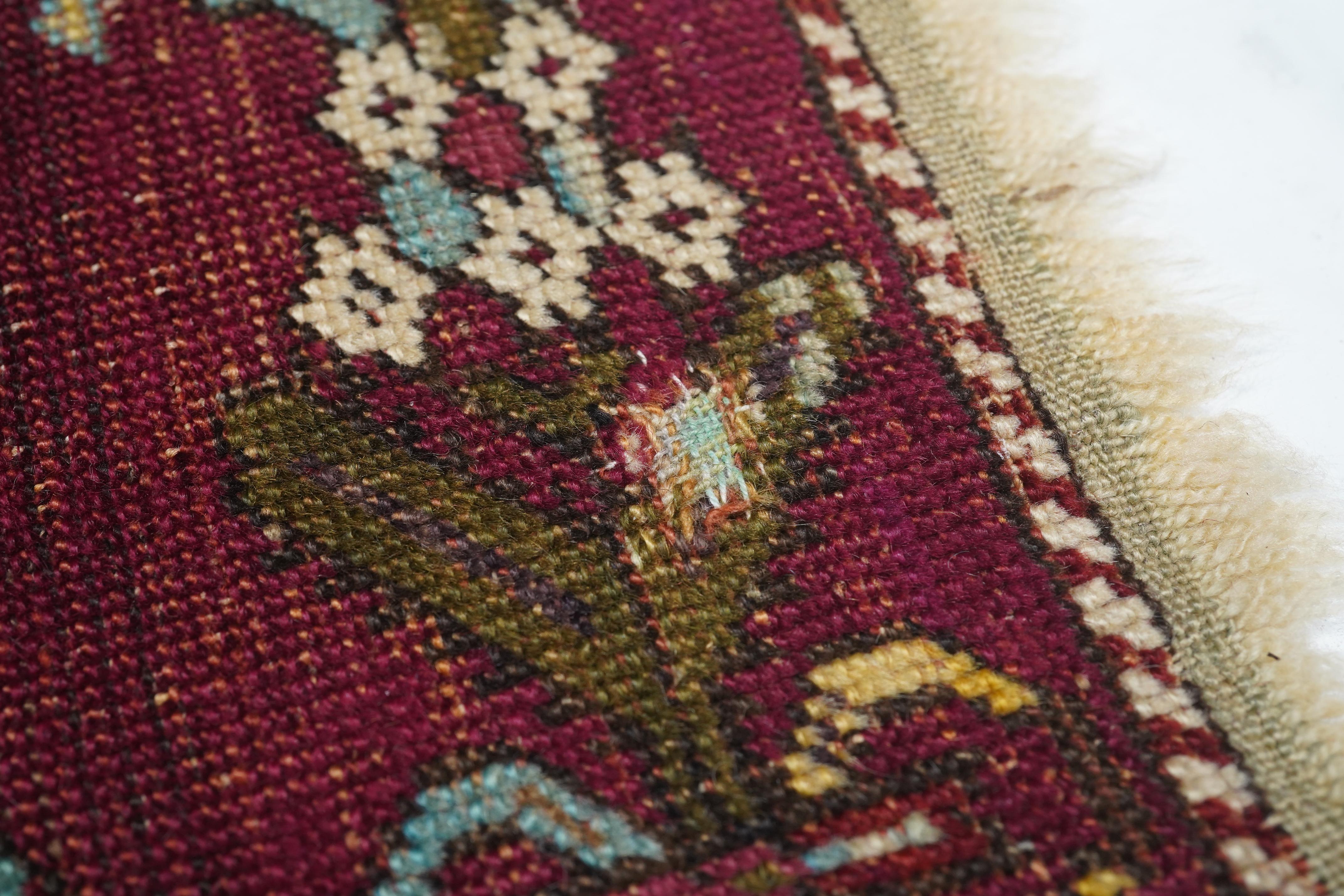 Antiker Oushak-Teppich 3'5'' x 5'4'' (20. Jahrhundert) im Angebot